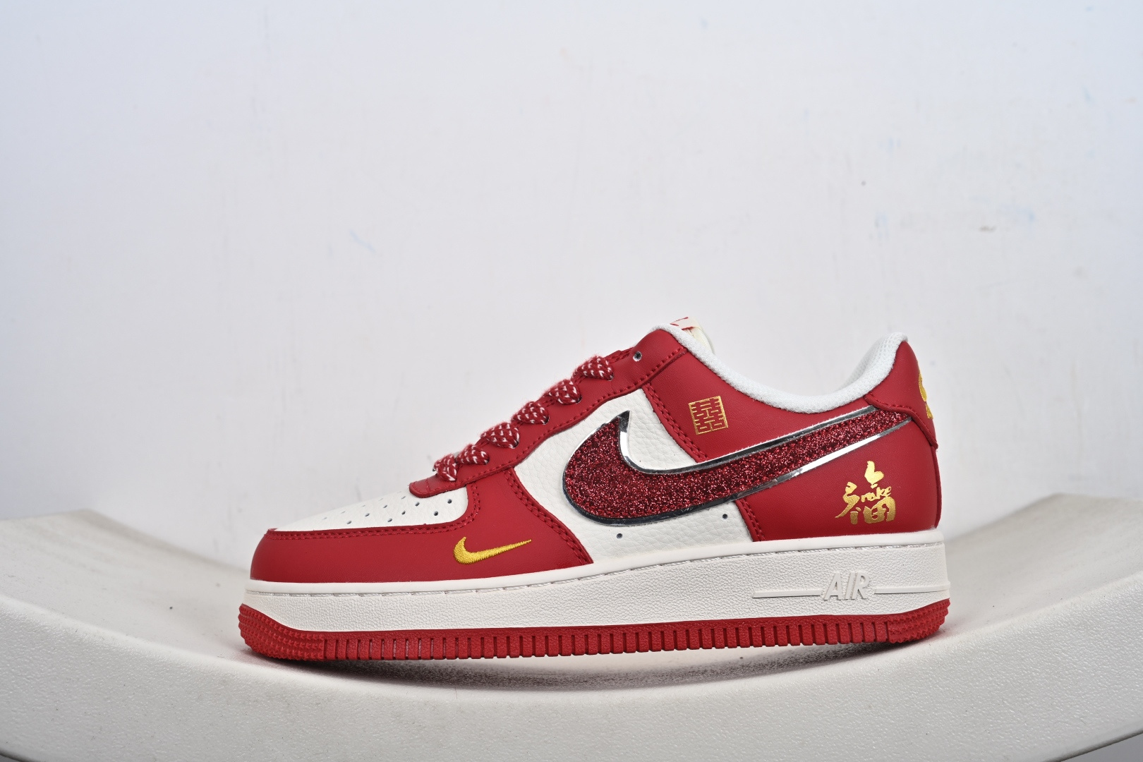 Nike Air Force1 07 low 马年限定 QY6878-602 Nike Air Force1 07 low 马年限定 QY6878-602