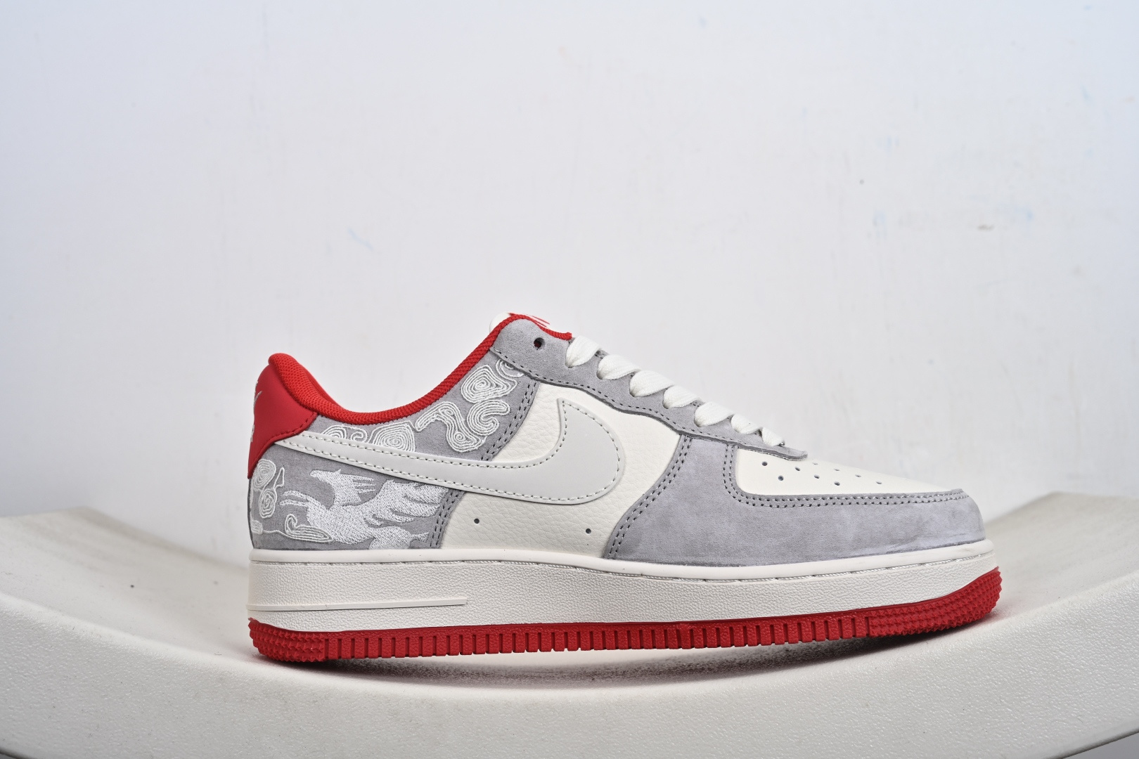Nike Air Force1 07 low 马年限定 JJ2508-807 Nike Air Force1 07 low 马年限定 JJ2508-807