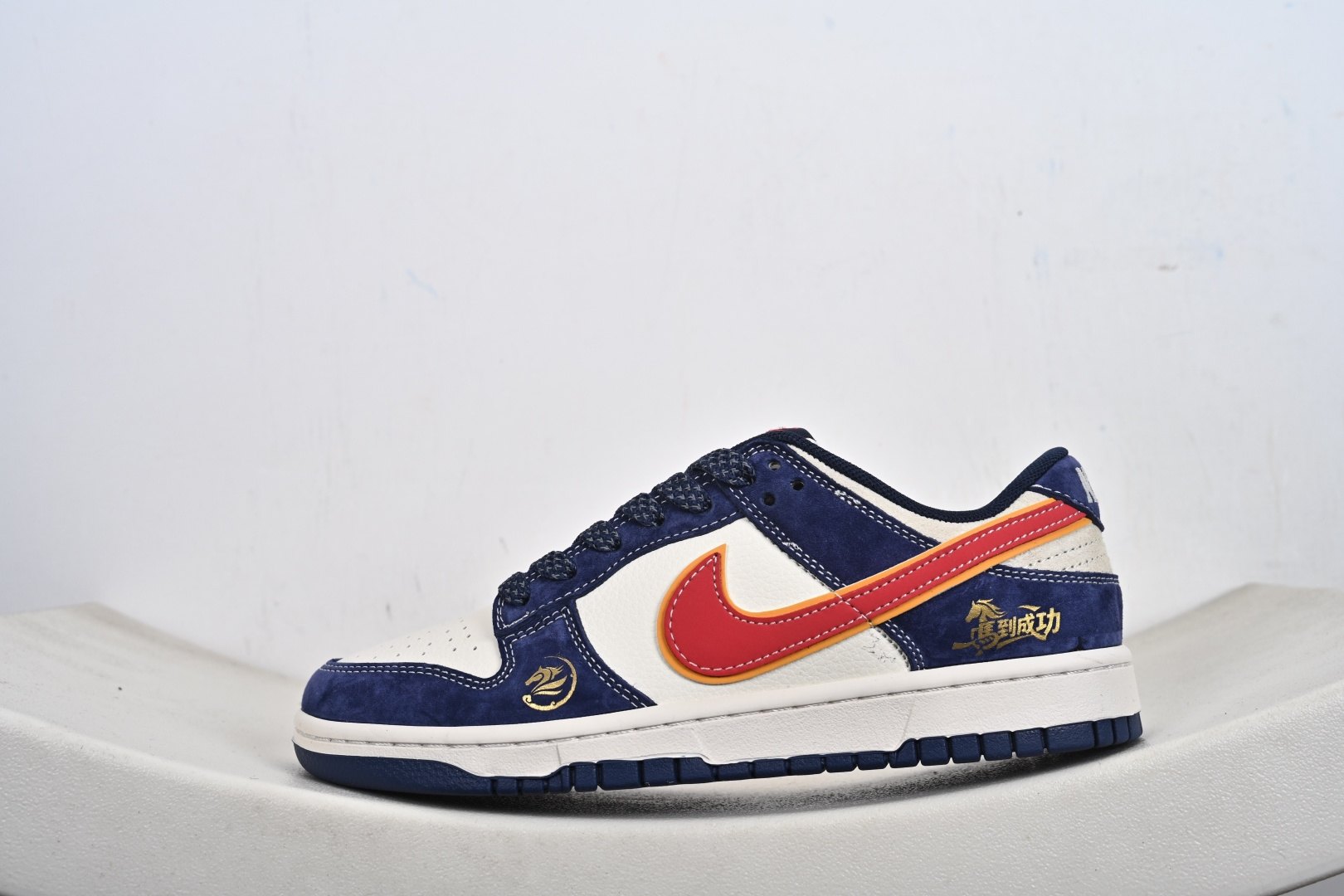 Nike Dunk Low Retro ‘DIY高端定制’耐克 低帮休闲运动板鞋 LX1988-818 Nike Dunk Low Retro ‘DIY高端定制’耐克 低帮休闲运动板鞋 LX1988-818