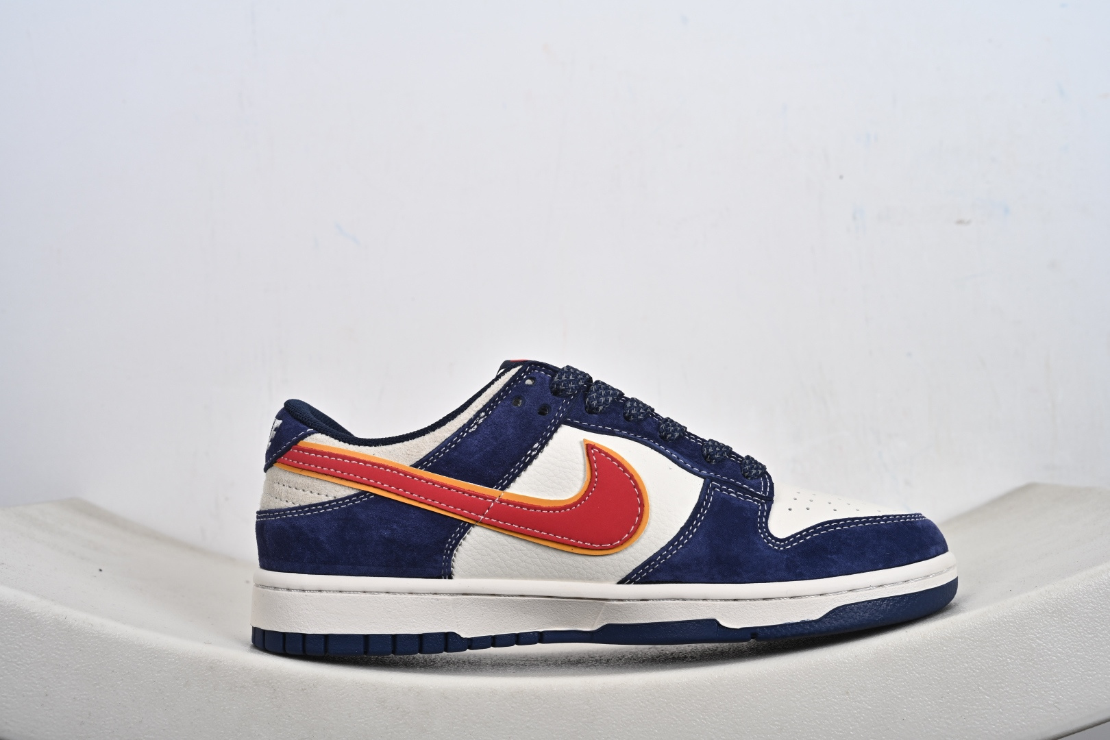 Nike Dunk Low Retro ‘DIY高端定制’耐克 低帮休闲运动板鞋 LX1988-818 Nike Dunk Low Retro ‘DIY高端定制’耐克 低帮休闲运动板鞋 LX1988-818