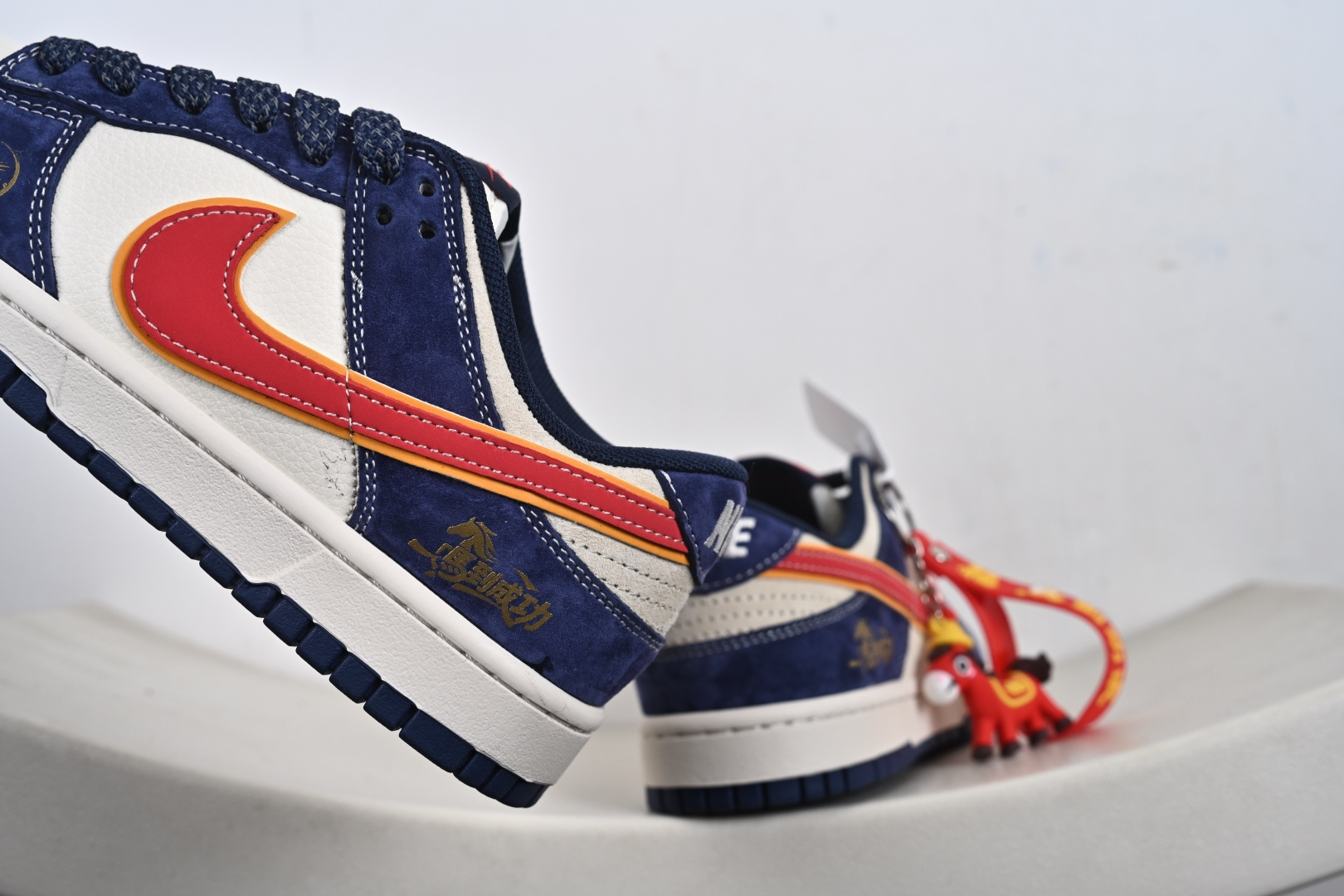 Nike Dunk Low Retro ‘DIY高端定制’耐克 低帮休闲运动板鞋 LX1988-818 Nike Dunk Low Retro ‘DIY高端定制’耐克 低帮休闲运动板鞋 LX1988-818