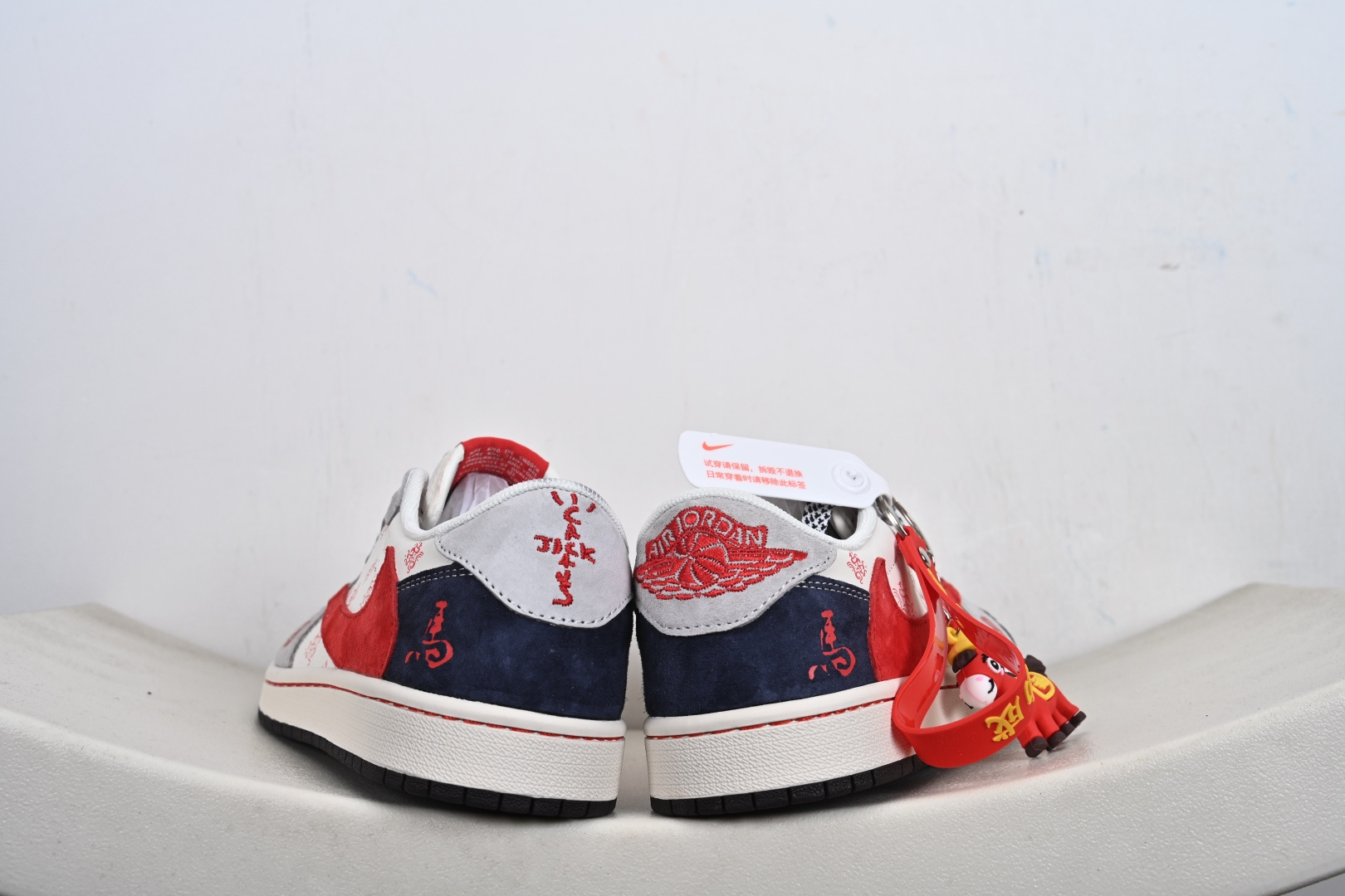 Nike Air Jordan 1 x Travis Scott AJ1倒勾 乔一倒钩 ‘DIY’定制 耐克 低帮文化篮球鞋 YX5066-415 Nike Air Jordan 1 x Travis Scott AJ1倒勾 乔一倒钩 ‘DIY’定制 耐克 低帮文化篮球鞋 YX5066-415