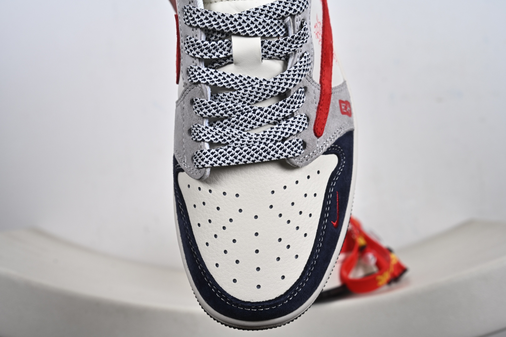 Nike Air Jordan 1 x Travis Scott AJ1倒勾 乔一倒钩 ‘DIY’定制 耐克 低帮文化篮球鞋 YX5066-415 Nike Air Jordan 1 x Travis Scott AJ1倒勾 乔一倒钩 ‘DIY’定制 耐克 低帮文化篮球鞋 YX5066-415