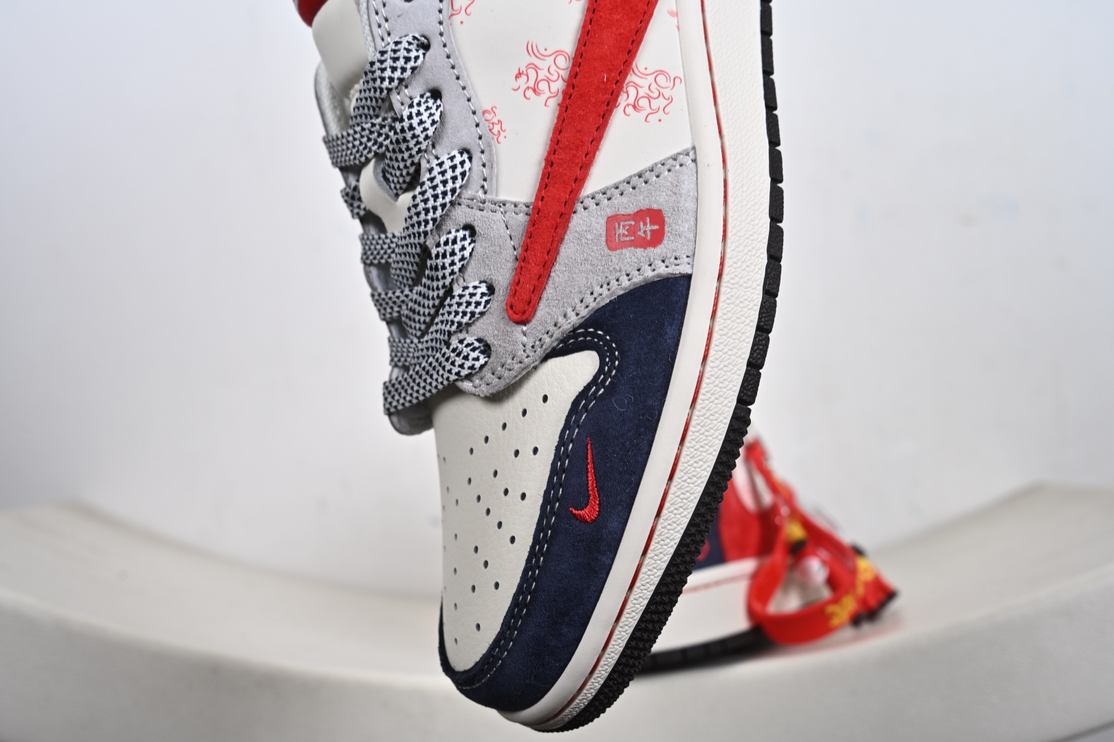 Nike Air Jordan 1 x Travis Scott AJ1倒勾 乔一倒钩 ‘DIY’定制 耐克 低帮文化篮球鞋 YX5066-415 Nike Air Jordan 1 x Travis Scott AJ1倒勾 乔一倒钩 ‘DIY’定制 耐克 低帮文化篮球鞋 YX5066-415