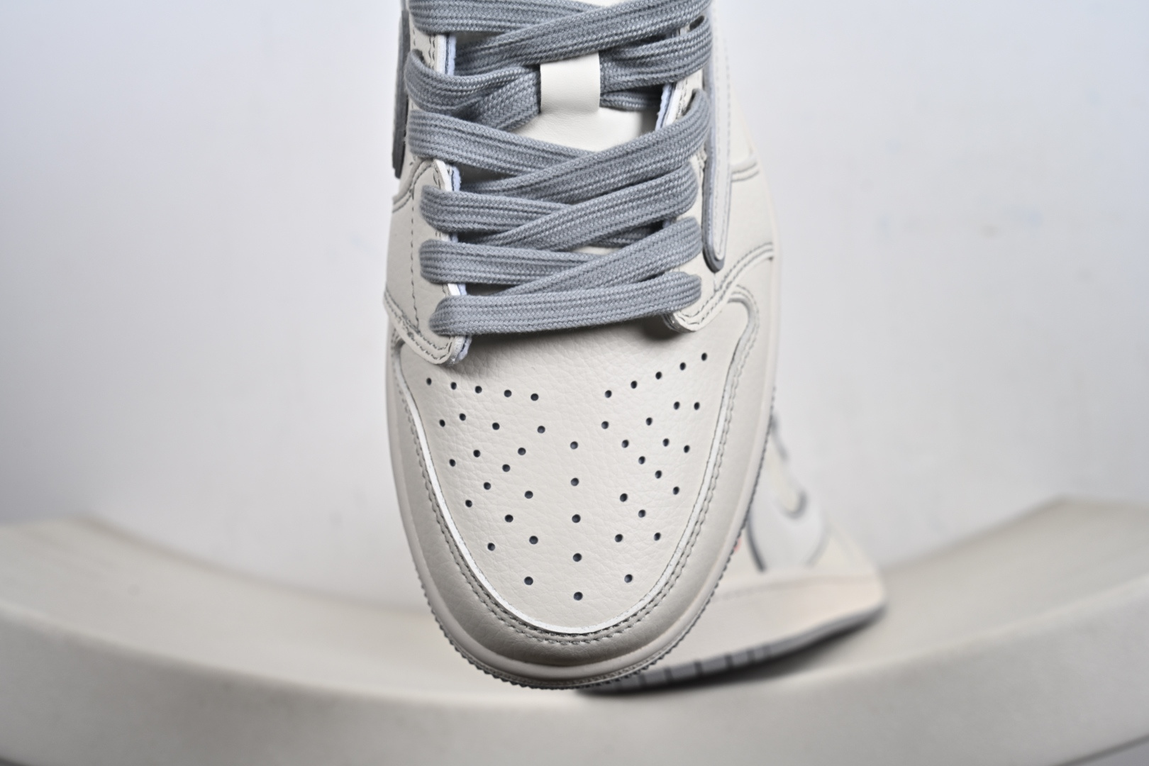240 Nike Air Jordan 1 x Travis Scott AJ1倒勾 乔一倒钩 ‘DIY’定制 耐克 低帮文化篮球鞋 XT6998-160-Chinese UA Cheap High Quatity Brand Clothes Bags handbags Sneakers wholesale wholesaler seller from China Factory suppliers Fashion Clothing Shoes best Quality Beautiful Price 240 Nike Air Jordan 1 x Travis Scott AJ1倒勾 乔一倒钩 ‘DIY’定制 耐克 低帮文化篮球鞋 XT6998-160