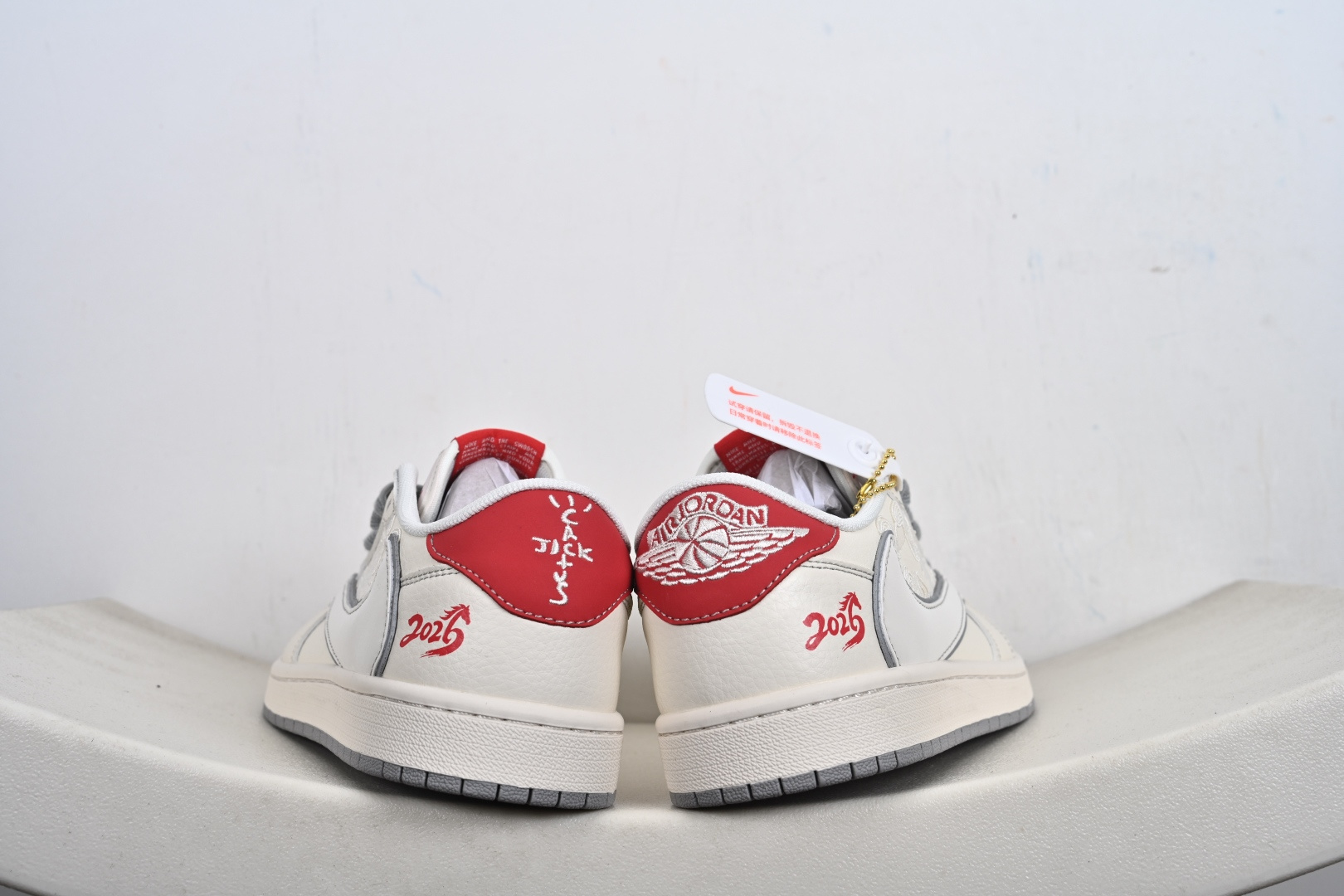 240 Nike Air Jordan 1 x Travis Scott AJ1倒勾 乔一倒钩 ‘DIY’定制 耐克 低帮文化篮球鞋 XT6998-160-Chinese UA Cheap High Quatity Brand Clothes Bags handbags Sneakers wholesale wholesaler seller from China Factory suppliers Fashion Clothing Shoes best Quality Beautiful Price 240 Nike Air Jordan 1 x Travis Scott AJ1倒勾 乔一倒钩 ‘DIY’定制 耐克 低帮文化篮球鞋 XT6998-160