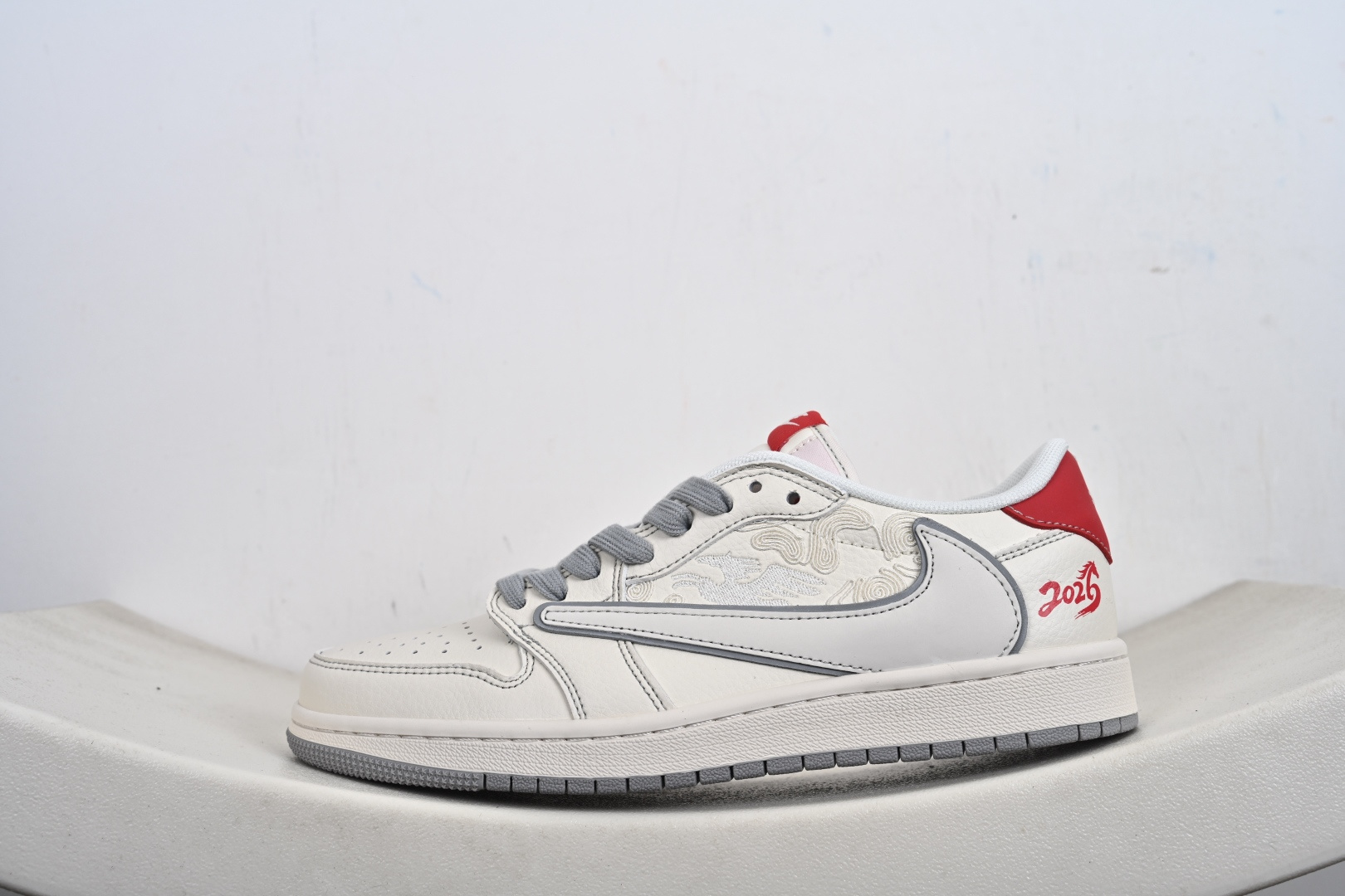 240 Nike Air Jordan 1 x Travis Scott AJ1倒勾 乔一倒钩 ‘DIY’定制 耐克 低帮文化篮球鞋 XT6998-160-Chinese UA Cheap High Quatity Brand Clothes Bags handbags Sneakers wholesale wholesaler seller from China Factory suppliers Fashion Clothing Shoes best Quality Beautiful Price 240 Nike Air Jordan 1 x Travis Scott AJ1倒勾 乔一倒钩 ‘DIY’定制 耐克 低帮文化篮球鞋 XT6998-160