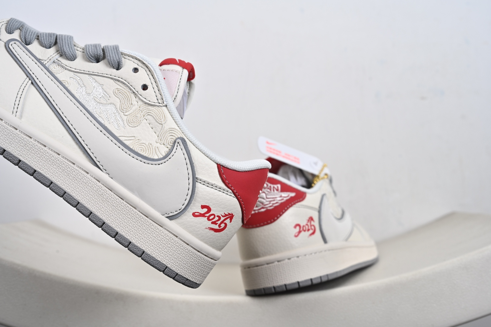 240 Nike Air Jordan 1 x Travis Scott AJ1倒勾 乔一倒钩 ‘DIY’定制 耐克 低帮文化篮球鞋 XT6998-160-Chinese UA Cheap High Quatity Brand Clothes Bags handbags Sneakers wholesale wholesaler seller from China Factory suppliers Fashion Clothing Shoes best Quality Beautiful Price 240 Nike Air Jordan 1 x Travis Scott AJ1倒勾 乔一倒钩 ‘DIY’定制 耐克 低帮文化篮球鞋 XT6998-160