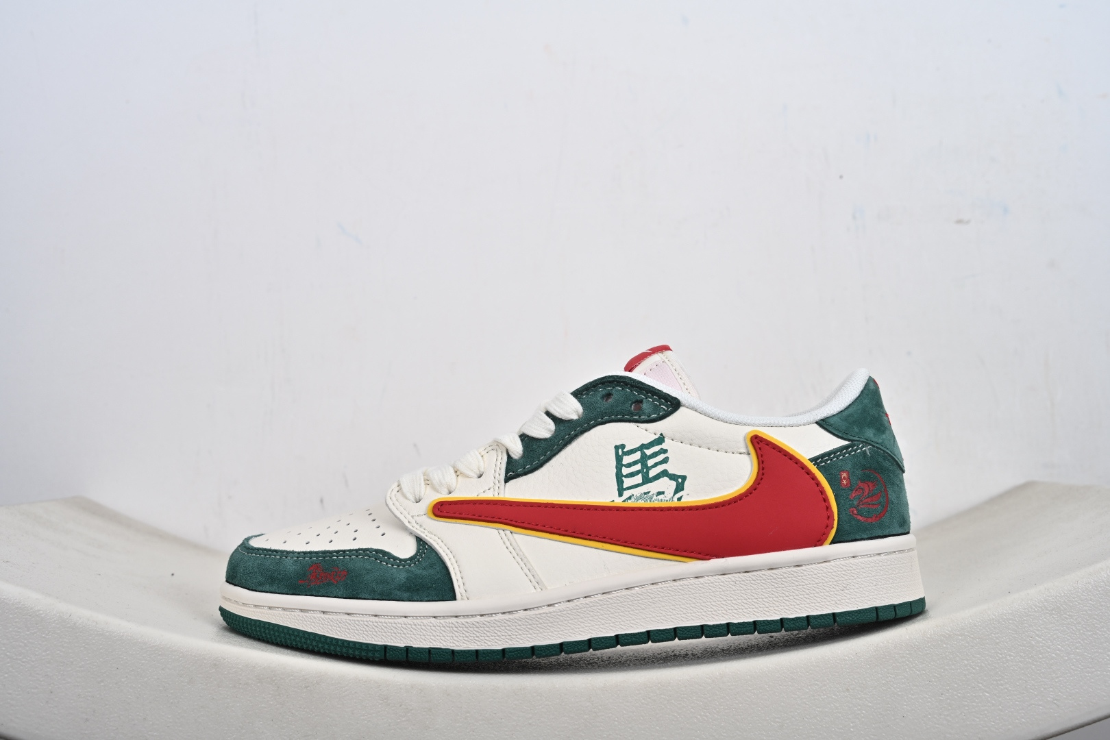 Air Jordan 1 Low 2026 丙午马年限定款 SD6868-119 Air Jordan 1 Low 2026 丙午马年限定款 SD6868-119