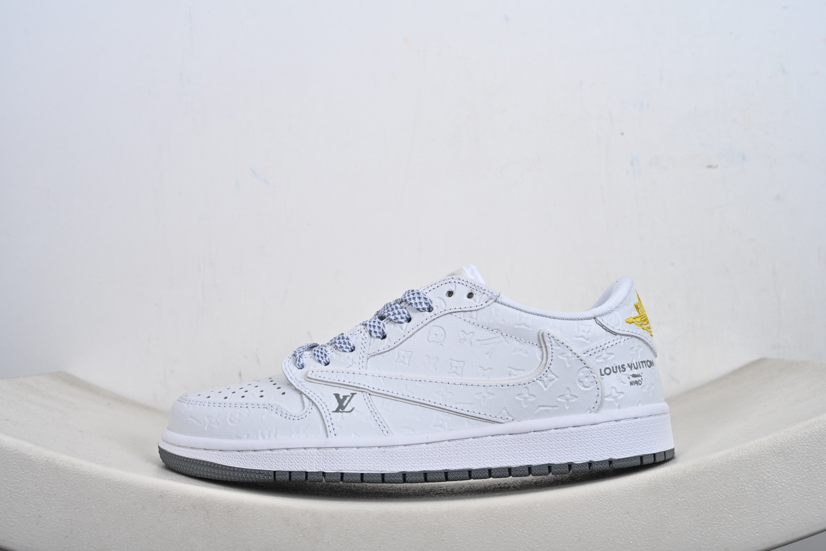 Nike Air Jordan 1 x Travis Scott AJ1倒勾 乔一倒钩 ‘DIY’定制 耐克 低帮文化篮球鞋 LD2028-061