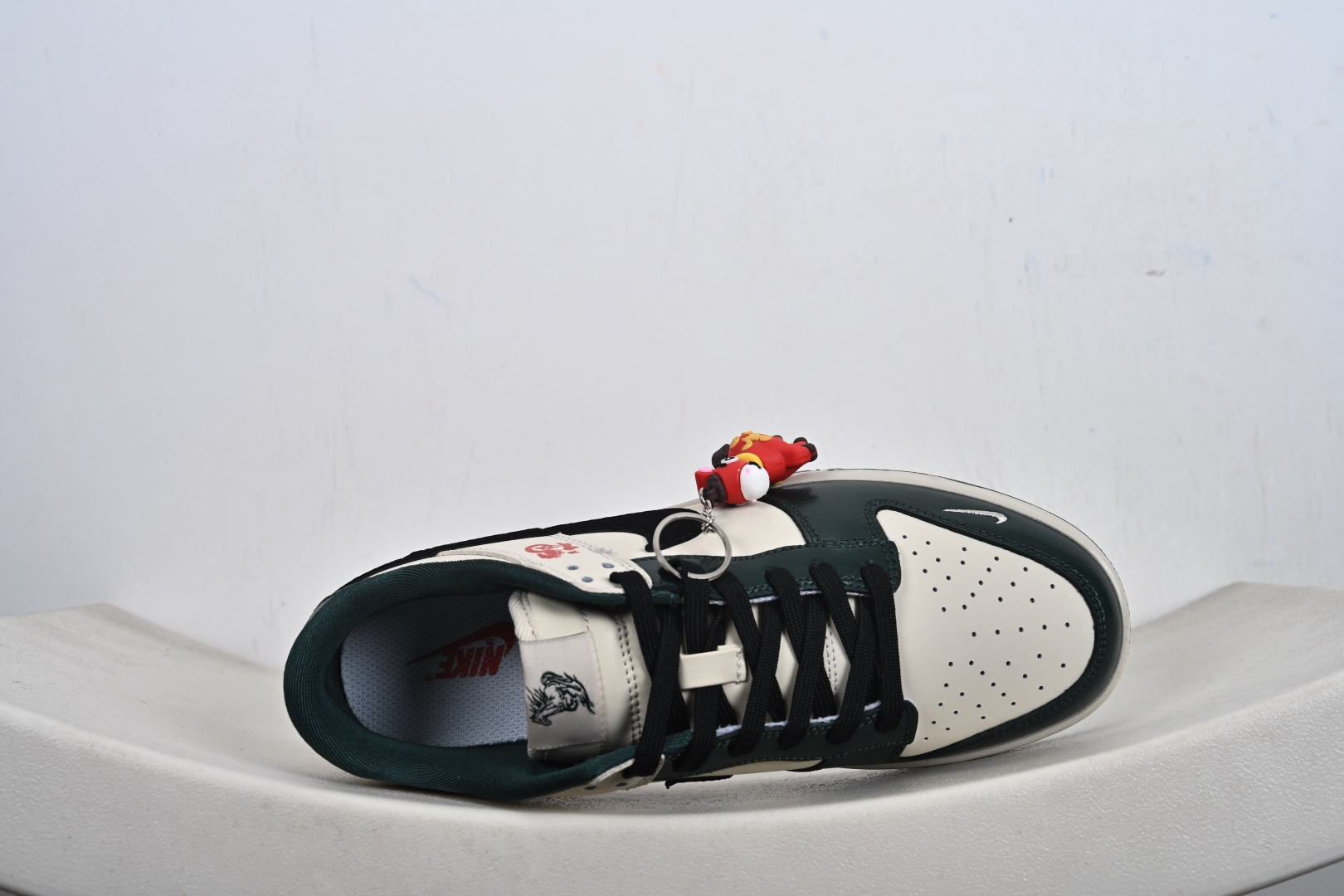 定制版 Nike SB Dunk Low“马年限定——苔绿奶杏” 高端私人定制 低帮休闲板鞋 NH0601-483