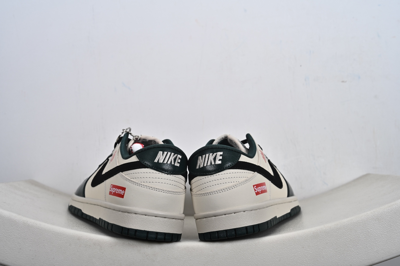 定制版 Nike SB Dunk Low“马年限定——苔绿奶杏” 高端私人定制 低帮休闲板鞋 NH0601-483