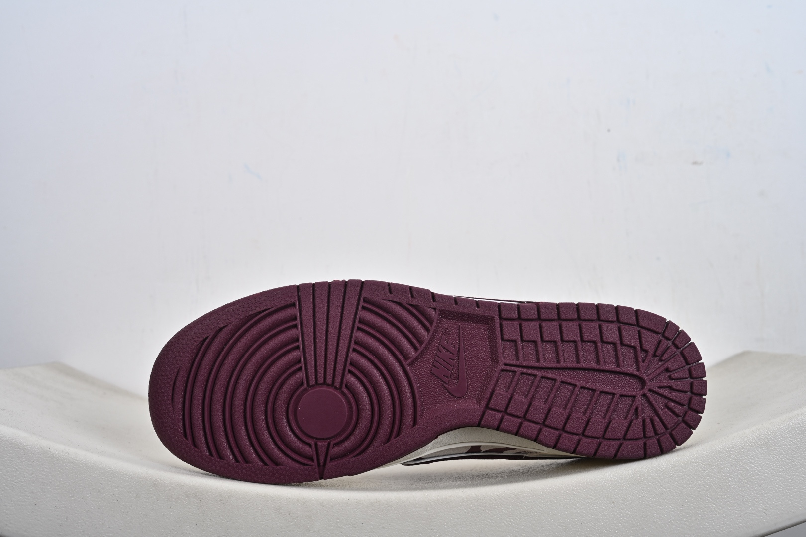 260 Nike Dunk Low Retro ‘DIY高端定制’耐克 低帮休闲运动板鞋 DN3168-011-Chinese UA Cheap High Quatity Brand Clothes Bags handbags Sneakers wholesale wholesaler seller from China Factory suppliers Fashion Clothing Shoes best Quality Beautiful Price 260 Nike Dunk Low Retro ‘DIY高端定制’耐克 低帮休闲运动板鞋 DN3168-011
