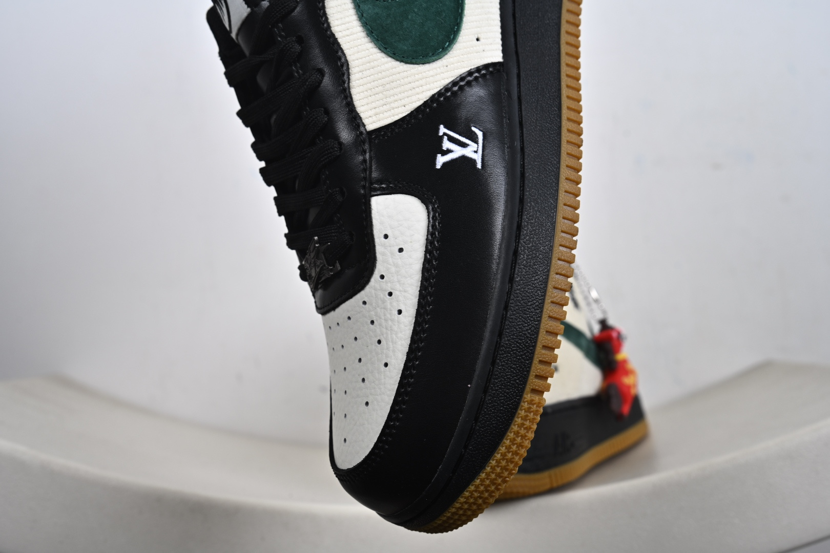 240 NIke Air Force 1 '07 Low “马年限定--黑松奶霜” 空军一号低帮 运动鞋 XY9025-005-Chinese UA Cheap High Quatity Brand Clothes Bags handbags Sneakers wholesale wholesaler seller from China Factory suppliers Fashion Clothing Shoes best Quality Beautiful Price 240 NIke Air Force 1 '07 Low “马年限定--黑松奶霜” 空军一号低帮 运动鞋 XY9025-005