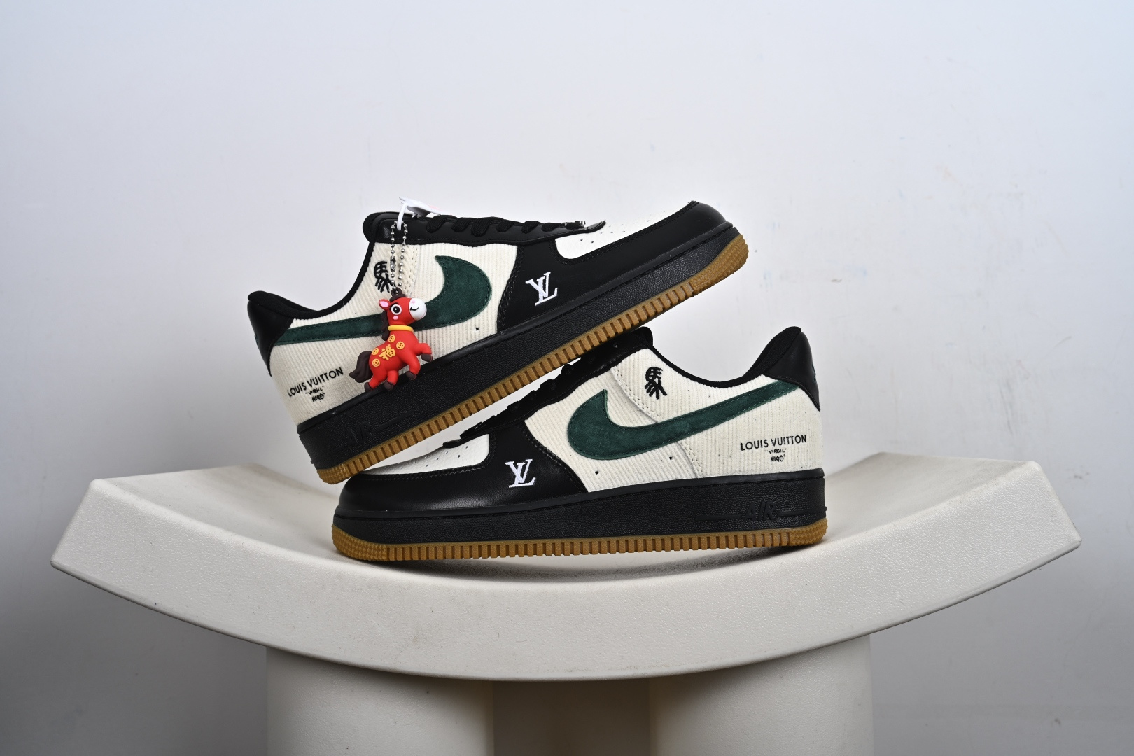 240 NIke Air Force 1 '07 Low “马年限定--黑松奶霜” 空军一号低帮 运动鞋 XY9025-005-Chinese UA Cheap High Quatity Brand Clothes Bags handbags Sneakers wholesale wholesaler seller from China Factory suppliers Fashion Clothing Shoes best Quality Beautiful Price 240 NIke Air Force 1 '07 Low “马年限定--黑松奶霜” 空军一号低帮 运动鞋 XY9025-005