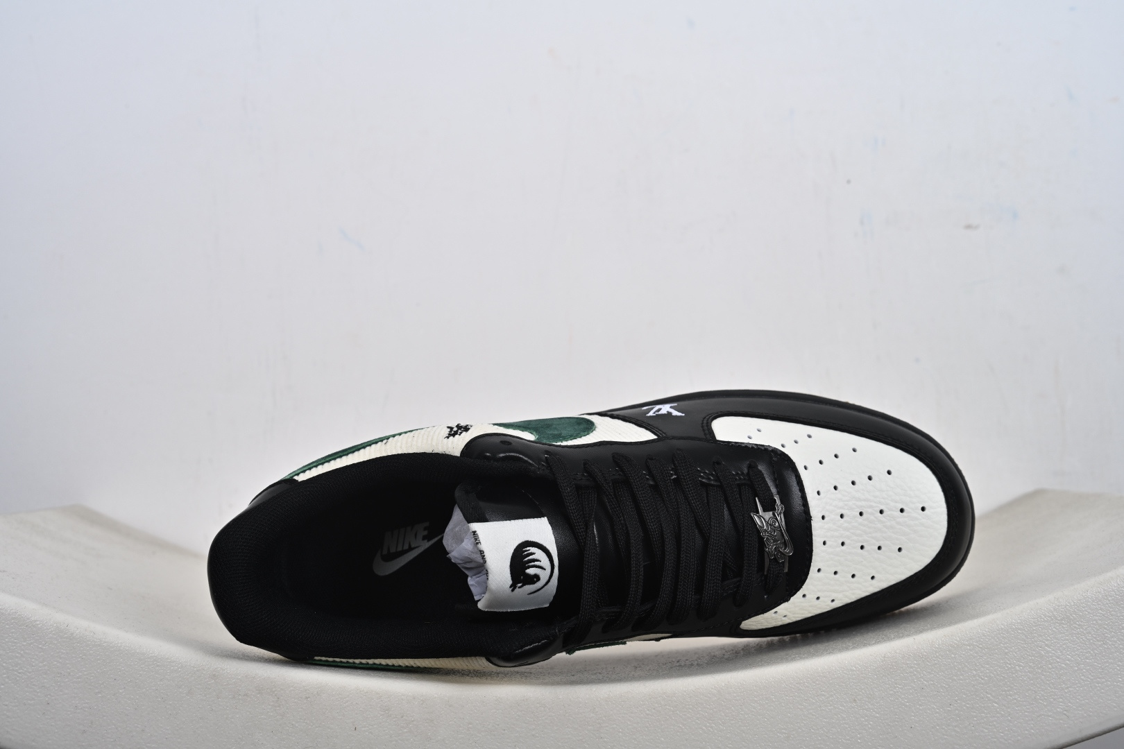 240 NIke Air Force 1 '07 Low “马年限定--黑松奶霜” 空军一号低帮 运动鞋 XY9025-005-Chinese UA Cheap High Quatity Brand Clothes Bags handbags Sneakers wholesale wholesaler seller from China Factory suppliers Fashion Clothing Shoes best Quality Beautiful Price 240 NIke Air Force 1 '07 Low “马年限定--黑松奶霜” 空军一号低帮 运动鞋 XY9025-005