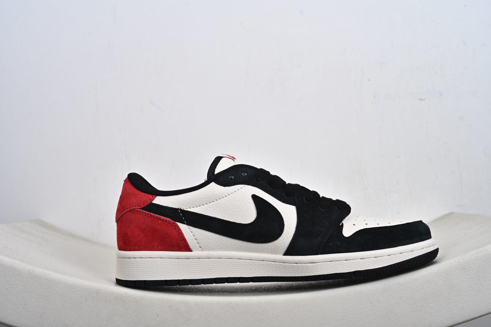 260 Nike Air Jordan 1 x Travis Scott AJ1倒勾 乔一倒钩 ‘DIY’定制 耐克 低帮文化篮球鞋 MZ9588-826-Chinese UA Cheap High Quatity Brand Clothes Bags handbags Sneakers wholesale wholesaler seller from China Factory suppliers Fashion Clothing Shoes best Quality Beautiful Price 260 Nike Air Jordan 1 x Travis Scott AJ1倒勾 乔一倒钩 ‘DIY’定制 耐克 低帮文化篮球鞋 MZ9588-826