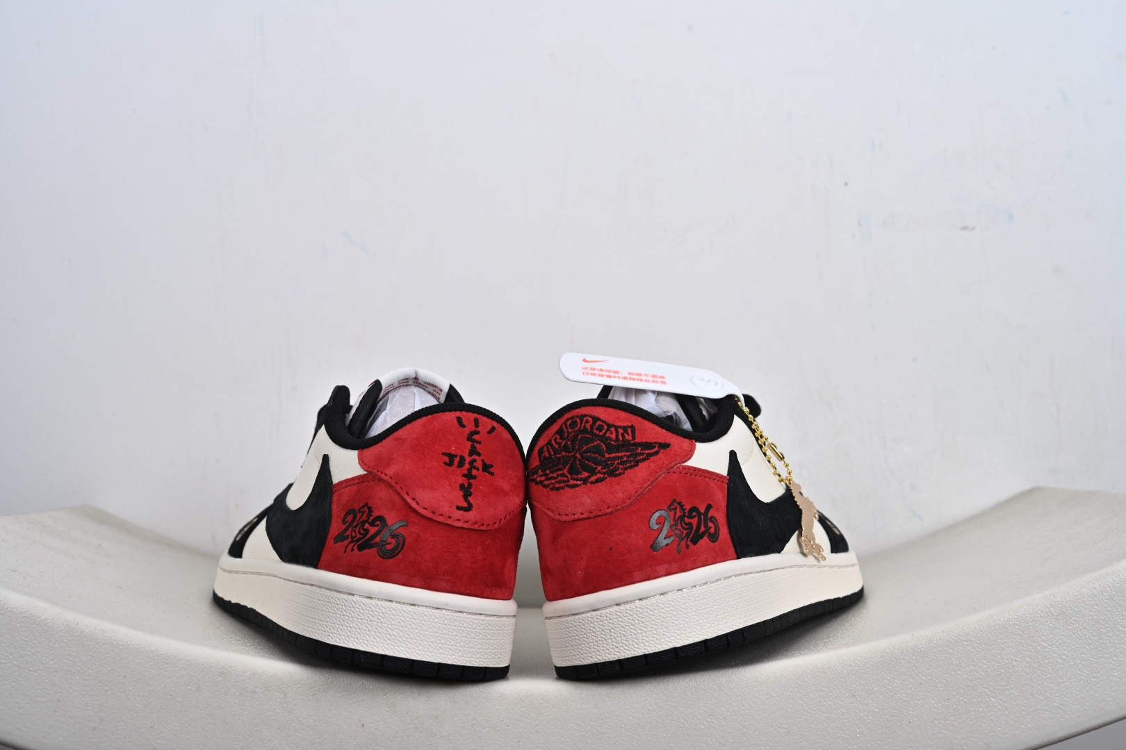 260 Nike Air Jordan 1 x Travis Scott AJ1倒勾 乔一倒钩 ‘DIY’定制 耐克 低帮文化篮球鞋 MZ9588-826-Chinese UA Cheap High Quatity Brand Clothes Bags handbags Sneakers wholesale wholesaler seller from China Factory suppliers Fashion Clothing Shoes best Quality Beautiful Price 260 Nike Air Jordan 1 x Travis Scott AJ1倒勾 乔一倒钩 ‘DIY’定制 耐克 低帮文化篮球鞋 MZ9588-826