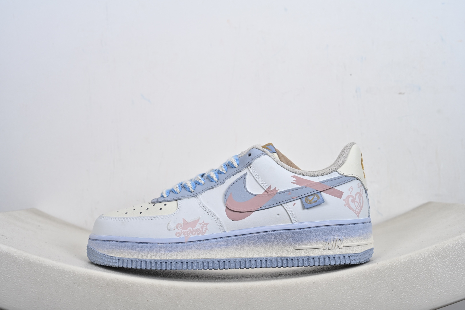 定制版 手绘涂鸦“春野甜序”Nike Air Force 1 “Spring Field”空军一号定制板鞋 DB3301-171-Chinese wholesaler seller Clothes Bags handbags wholesale Shoes High Quatity wholesaler seller Cheap Sneakers from China Factory Chinese suppliers china wholesale clothing wholesaler seller 定制版 手绘涂鸦“春野甜序”Nike Air Force 1 “Spring Field”空军一号定制板鞋 DB3301-171