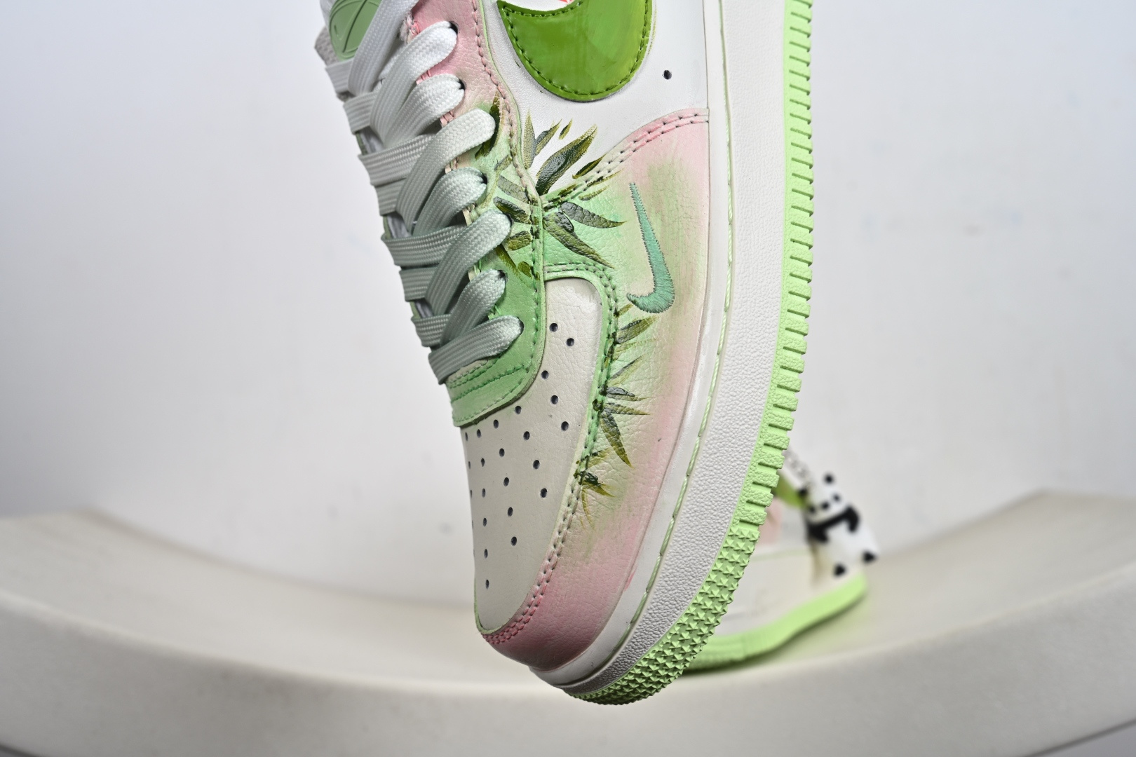 定制版 手绘涂鸦 马年情人节限定“青梅竹马”Nike Air Force 1 “Childhood Sweethearts”空军一号定制板鞋 FB1839-515