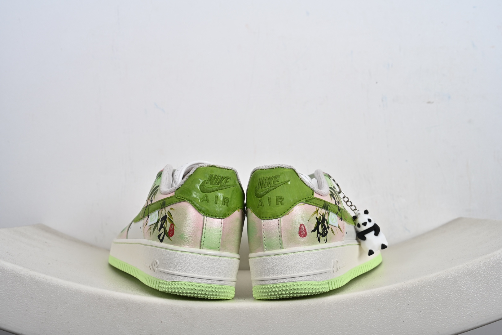 定制版 手绘涂鸦 马年情人节限定“青梅竹马”Nike Air Force 1 “Childhood Sweethearts”空军一号定制板鞋 FB1839-515
