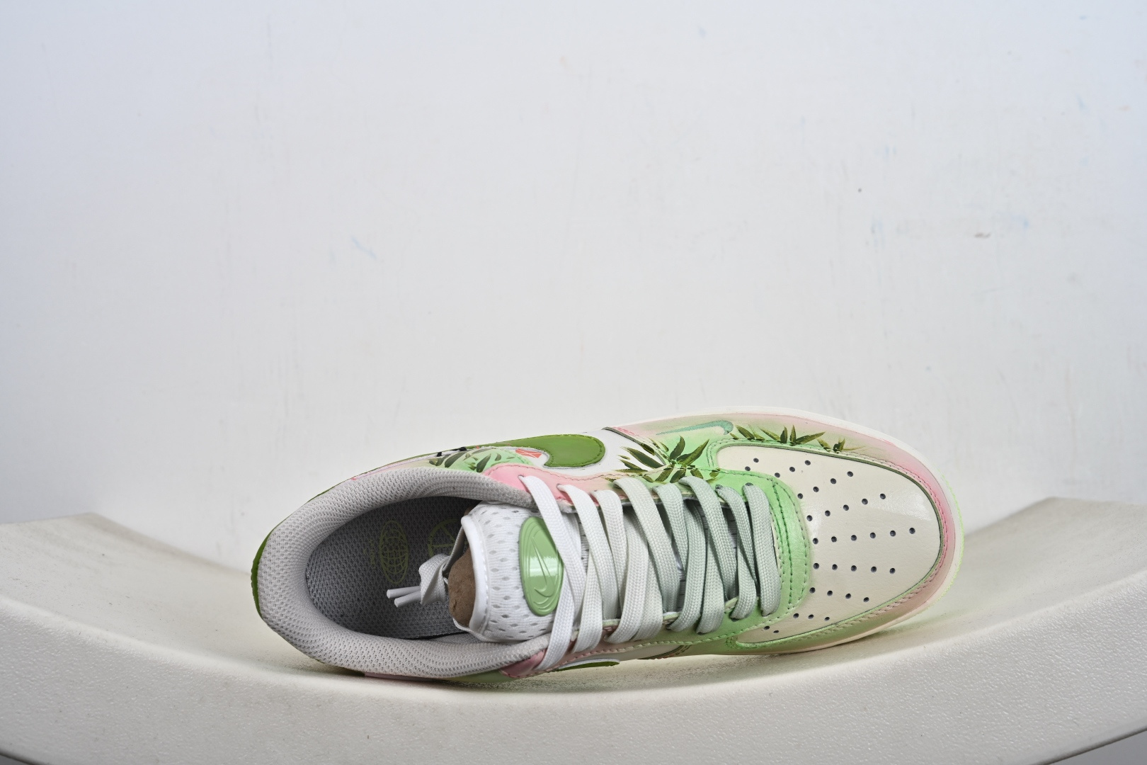 定制版 手绘涂鸦 马年情人节限定“青梅竹马”Nike Air Force 1 “Childhood Sweethearts”空军一号定制板鞋 FB1839-515