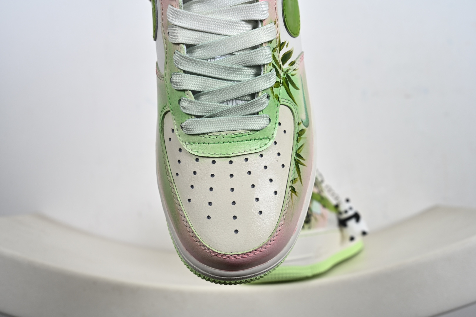 定制版 手绘涂鸦 马年情人节限定“青梅竹马”Nike Air Force 1 “Childhood Sweethearts”空军一号定制板鞋 FB1839-515