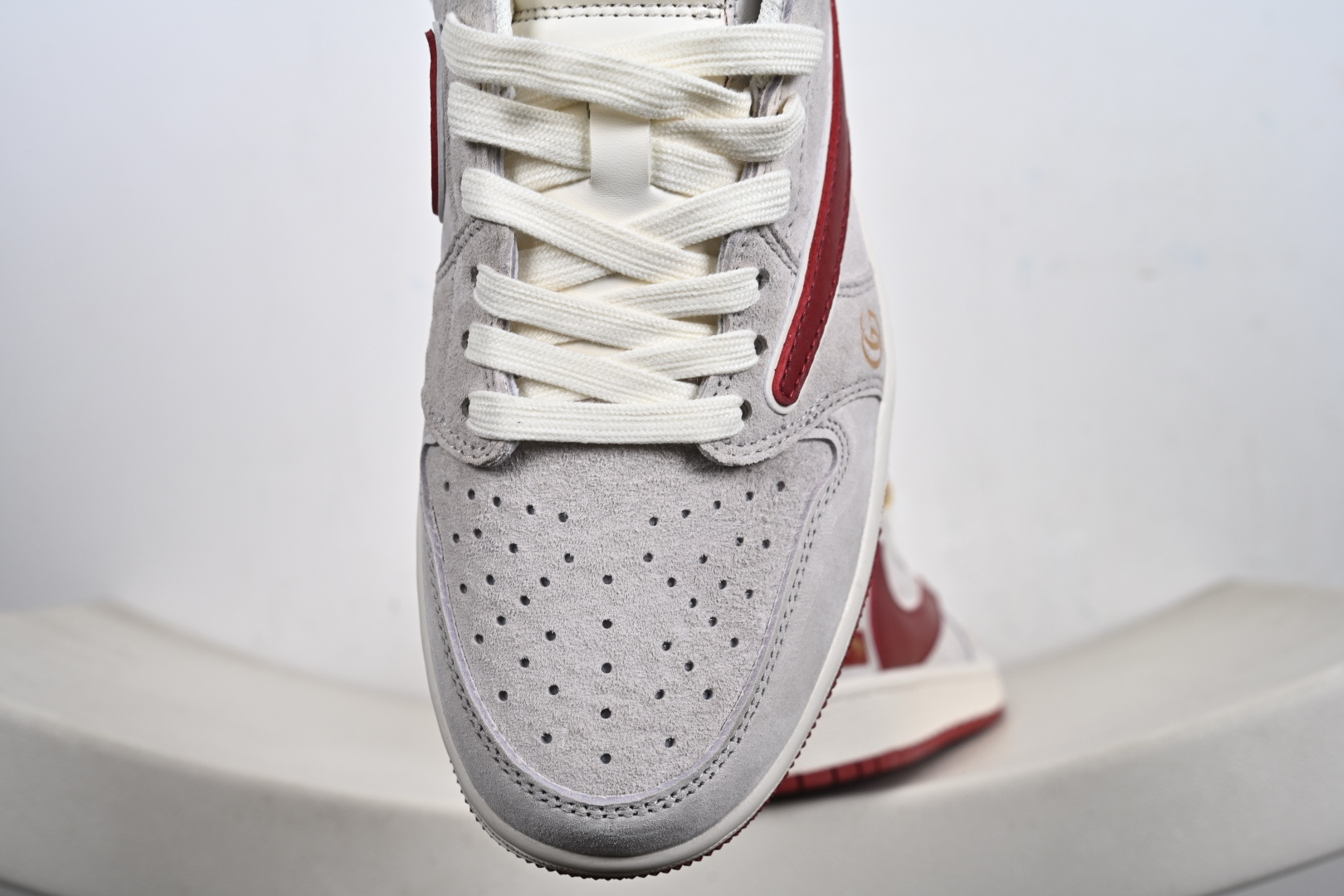 Nike Air Jordan 1 x Travis Scott AJ1倒勾 乔一倒钩 ‘DIY’定制 耐克 低帮文化篮球鞋 XZ6668-056