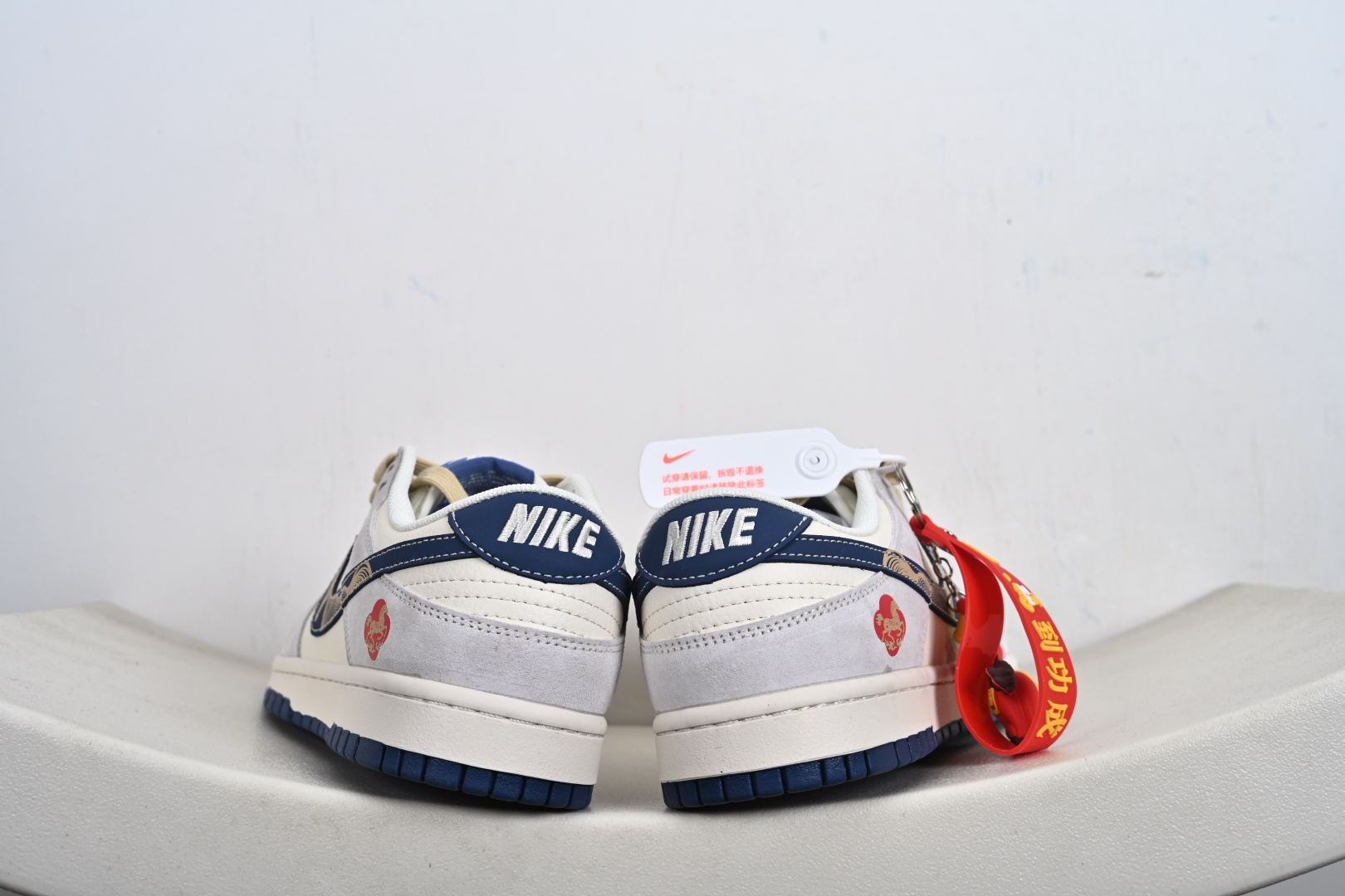 240 Nike Dunk Low 2026 丙午马年限定款 标识融入马形图案 LX1988-812-Chinese UA Cheap High Quatity Brand Clothes Bags handbags Sneakers wholesale wholesaler seller from China Factory suppliers Fashion Clothing Shoes best Quality Beautiful Price 240 Nike Dunk Low 2026 丙午马年限定款 标识融入马形图案 LX1988-812