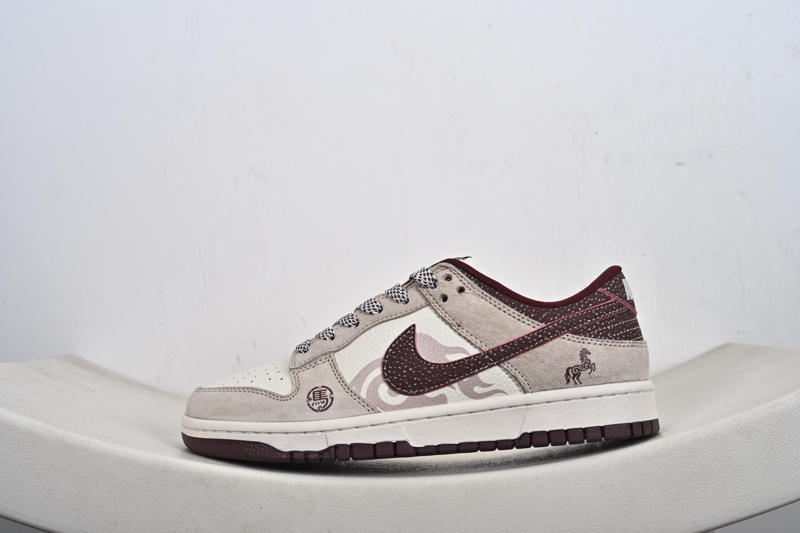 240 定制版 Nike Dunk Low 2026 丙午马年限定款 XT6998-112