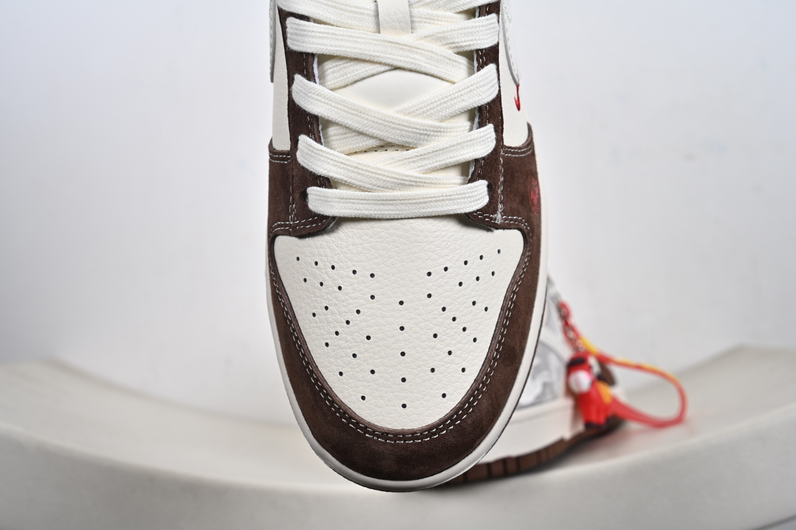 240 当东方古韵邂逅街头潮流,这双Nike Dunk Low ZH2598-810-Chinese UA Cheap High Quatity Brand Clothes Bags handbags Sneakers wholesale wholesaler seller from China Factory suppliers Fashion Clothing Shoes best Quality Beautiful Price 240 当东方古韵邂逅街头潮流,这双Nike Dunk Low ZH2598-810