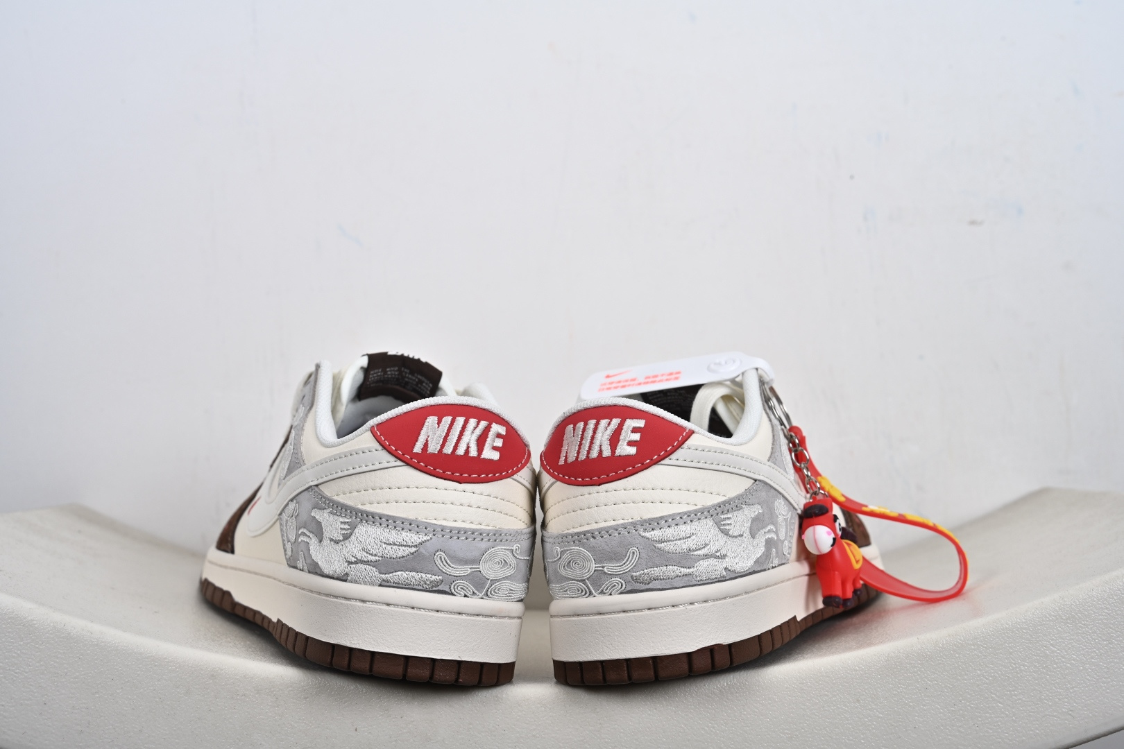 240 当东方古韵邂逅街头潮流,这双Nike Dunk Low ZH2598-810-Chinese UA Cheap High Quatity Brand Clothes Bags handbags Sneakers wholesale wholesaler seller from China Factory suppliers Fashion Clothing Shoes best Quality Beautiful Price 240 当东方古韵邂逅街头潮流,这双Nike Dunk Low ZH2598-810