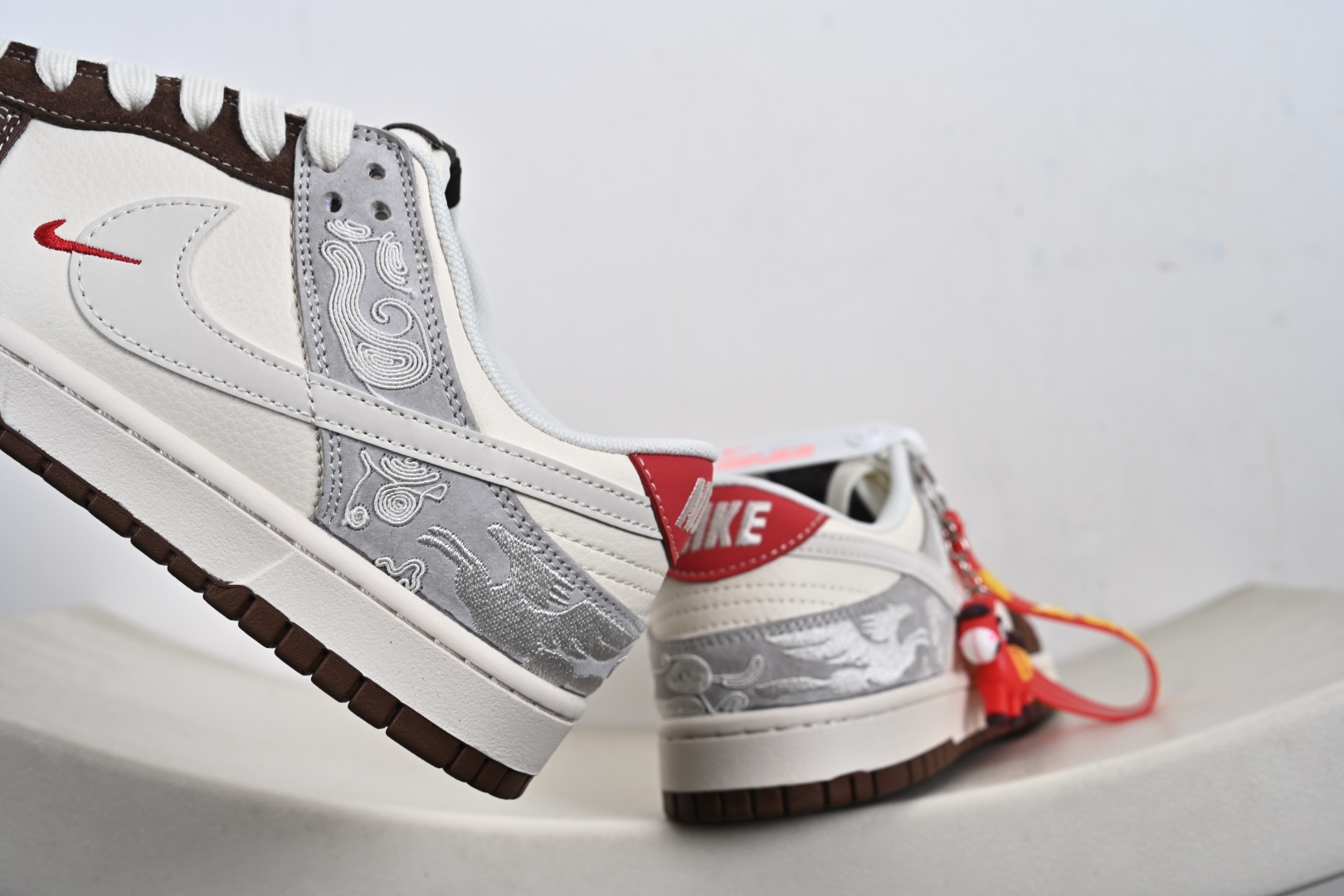 240 当东方古韵邂逅街头潮流,这双Nike Dunk Low ZH2598-810-Chinese UA Cheap High Quatity Brand Clothes Bags handbags Sneakers wholesale wholesaler seller from China Factory suppliers Fashion Clothing Shoes best Quality Beautiful Price 240 当东方古韵邂逅街头潮流,这双Nike Dunk Low ZH2598-810