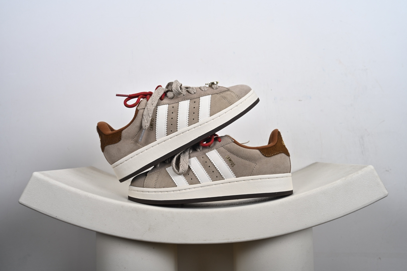 160 Adidas阿迪达斯.三叶草CAMPUS 00s 面包鞋复古休闲板鞋 KJ8724-Chinese UA Cheap High Quatity Brand Clothes Bags handbags Sneakers wholesale wholesaler seller from China Factory suppliers Fashion Clothing Shoes best Quality Beautiful Price 160 Adidas阿迪达斯.三叶草CAMPUS 00s 面包鞋复古休闲板鞋 KJ8724
