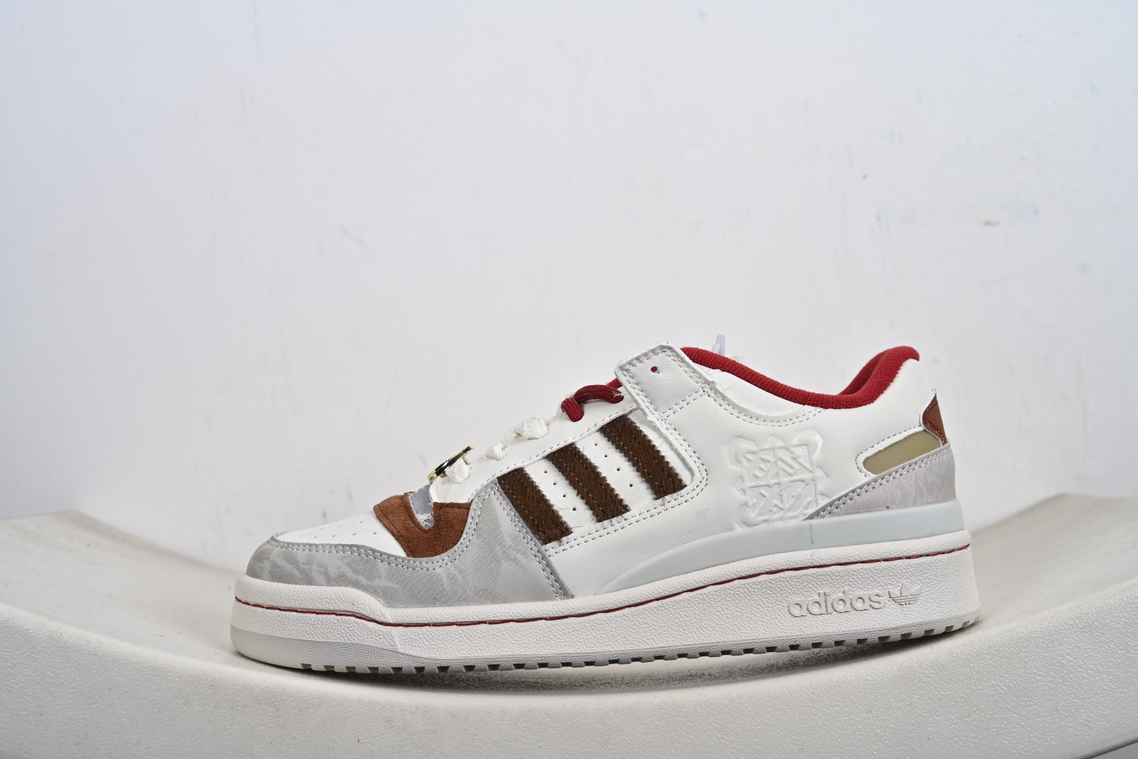 Adidas Forum LOW CL 阿迪达斯 三叶草低帮 经典复古板鞋 潮流休闲鞋 KJ8751