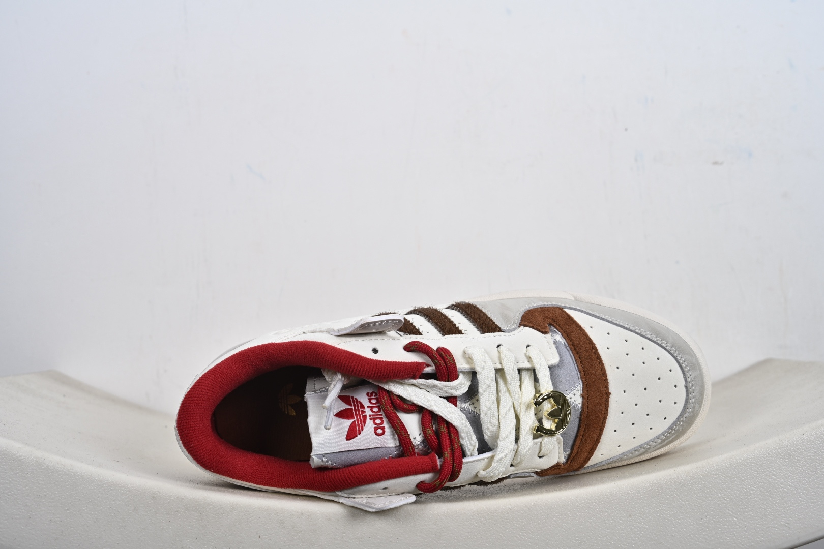 Adidas Forum LOW CL 阿迪达斯 三叶草低帮 经典复古板鞋 潮流休闲鞋 KJ8751