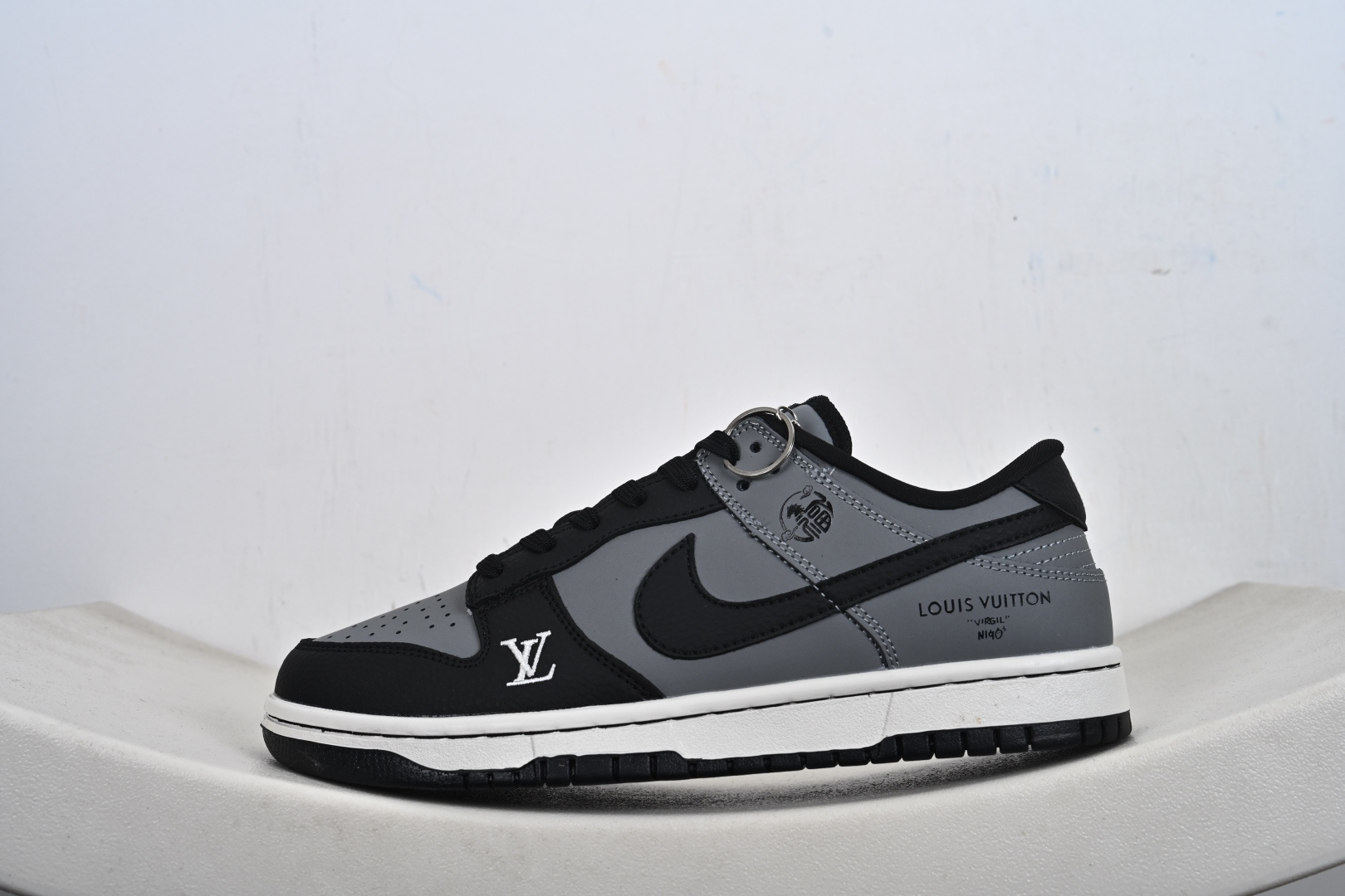 260 Nike SB Dunk Low 马年限定 玄墨炭灰 高端定制 低帮休闲板鞋 NH0601-481-Chinese UA Cheap High Quatity Brand Clothes Bags handbags Sneakers wholesale wholesaler seller from China Factory suppliers Fashion Clothing Shoes best Quality Beautiful Price 260 Nike SB Dunk Low 马年限定 玄墨炭灰 高端定制 低帮休闲板鞋 NH0601-481