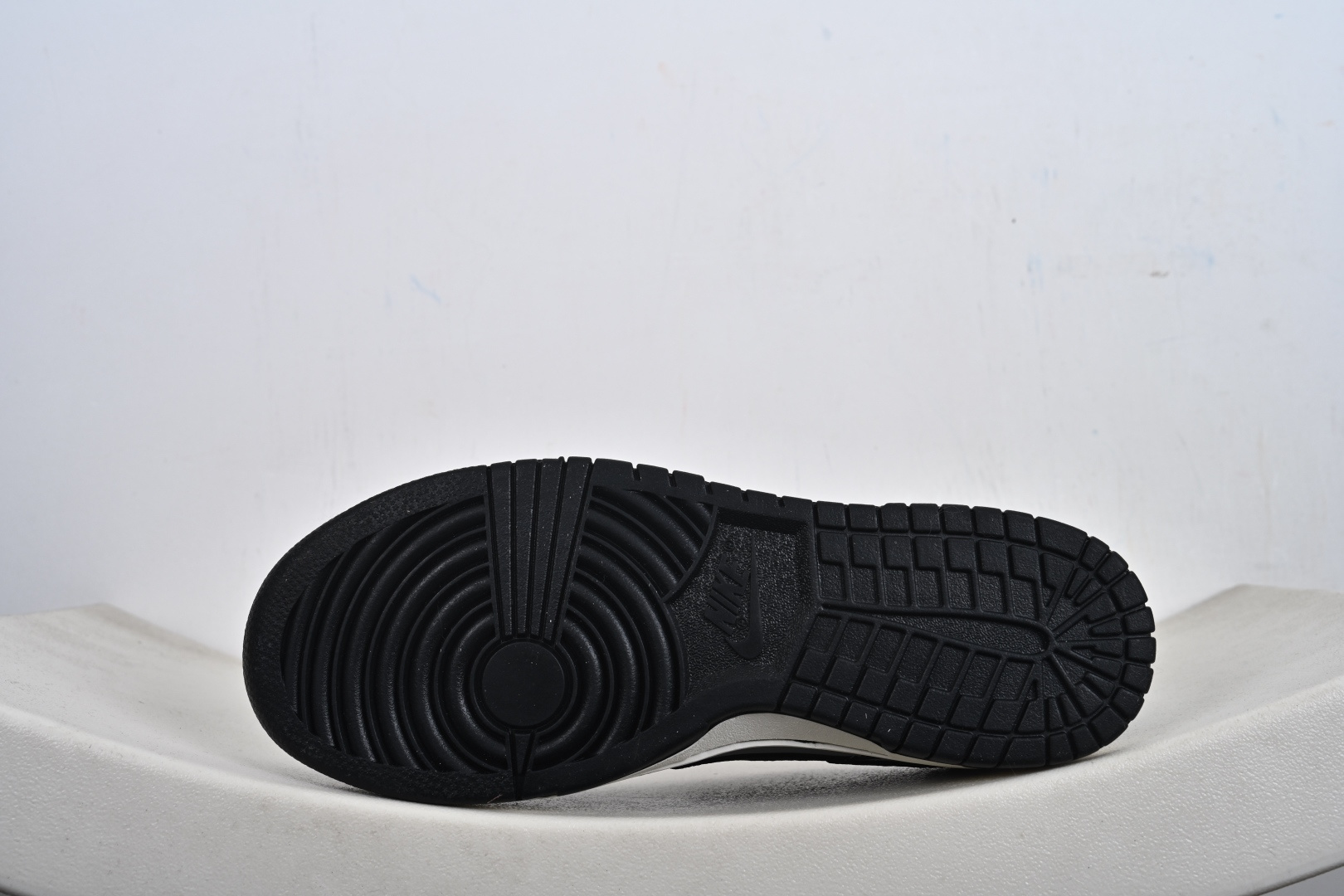 260 Nike SB Dunk Low 马年限定 玄墨炭灰 高端定制 低帮休闲板鞋 NH0601-481-Chinese UA Cheap High Quatity Brand Clothes Bags handbags Sneakers wholesale wholesaler seller from China Factory suppliers Fashion Clothing Shoes best Quality Beautiful Price 260 Nike SB Dunk Low 马年限定 玄墨炭灰 高端定制 低帮休闲板鞋 NH0601-481