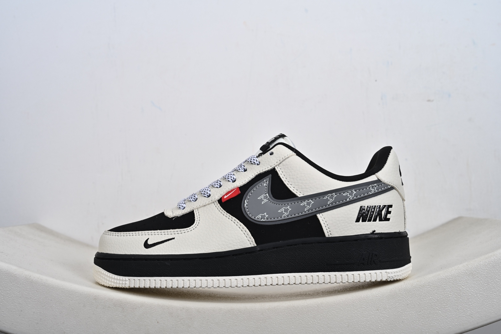 240 NIke Air Force 1 '07 Low 空军一号低帮 运动鞋 休闲鞋 XY9025