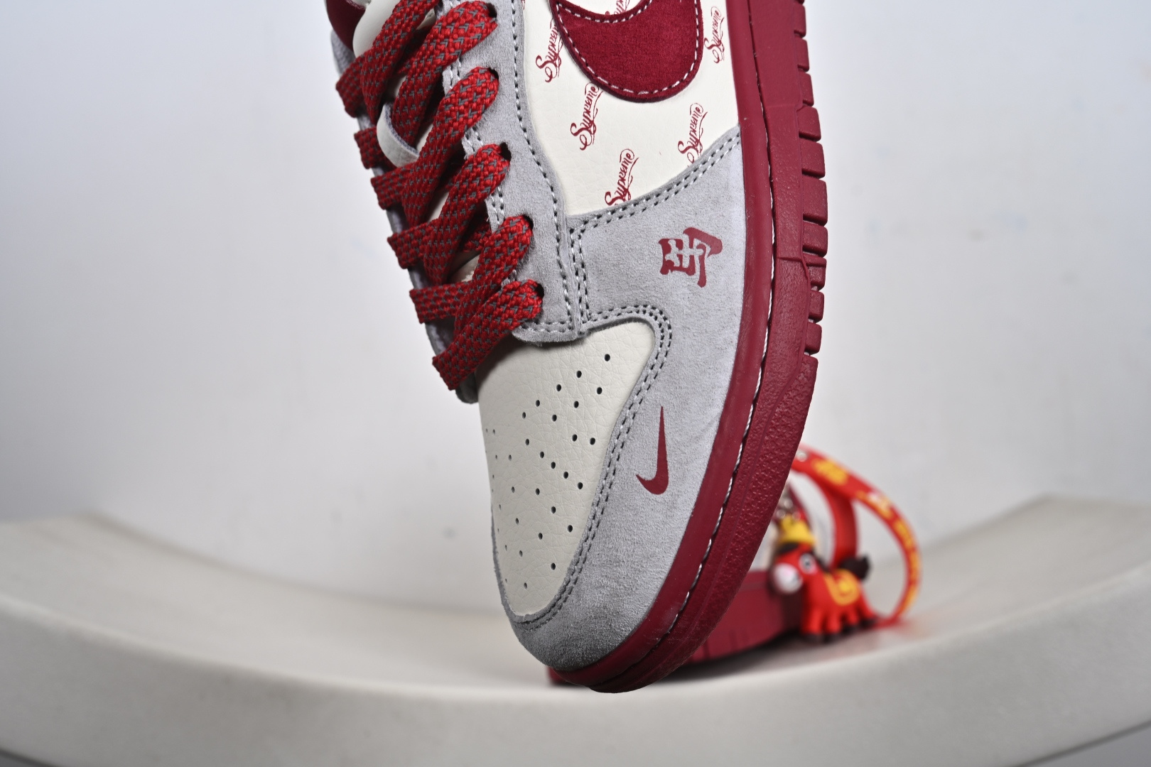 260 Nike Dunk Low Retro 马年限定 周年高端定制 低帮休闲板鞋 JP2026-100-Chinese UA Cheap High Quatity Brand Clothes Bags handbags Sneakers wholesale wholesaler seller from China Factory suppliers Fashion Clothing Shoes best Quality Beautiful Price 260 Nike Dunk Low Retro 马年限定 周年高端定制 低帮休闲板鞋 JP2026-100
