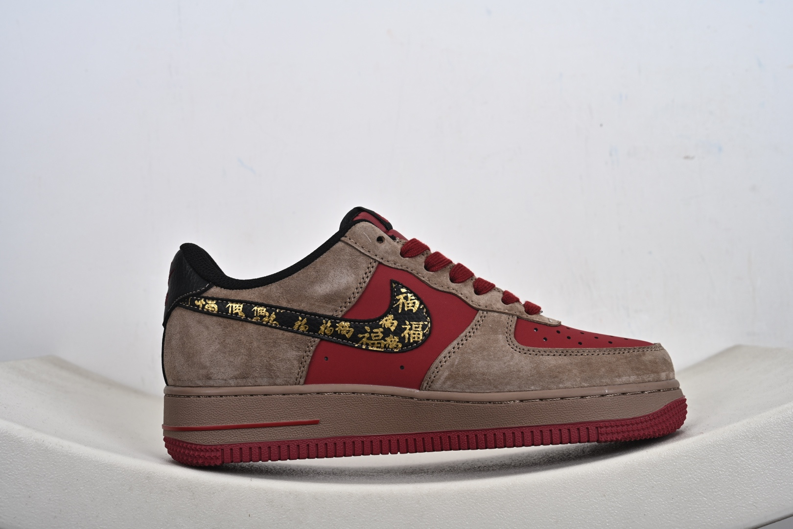 Nike Air Force 1 '07 Low “马年限定-赤色麂皮” 高端定制赤土色麂皮 + 正红皮革拼接 XD0028-009