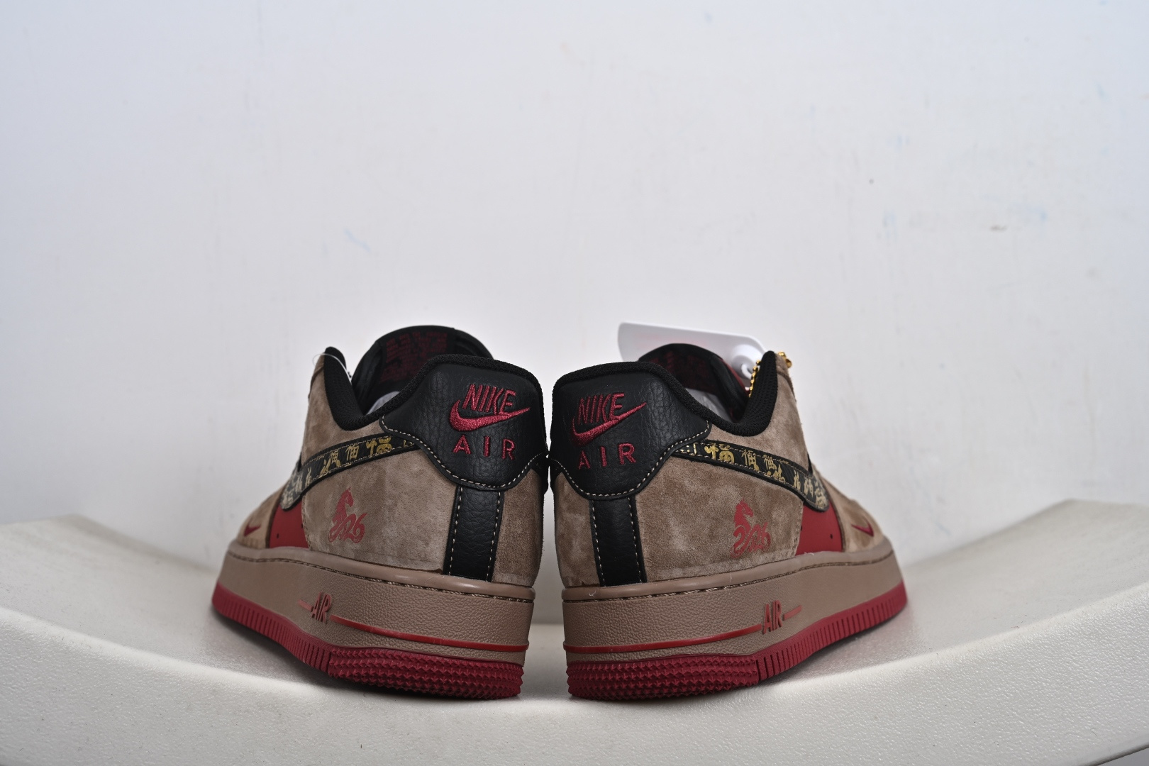 Nike Air Force 1 '07 Low “马年限定-赤色麂皮” 高端定制赤土色麂皮 + 正红皮革拼接 XD0028-009