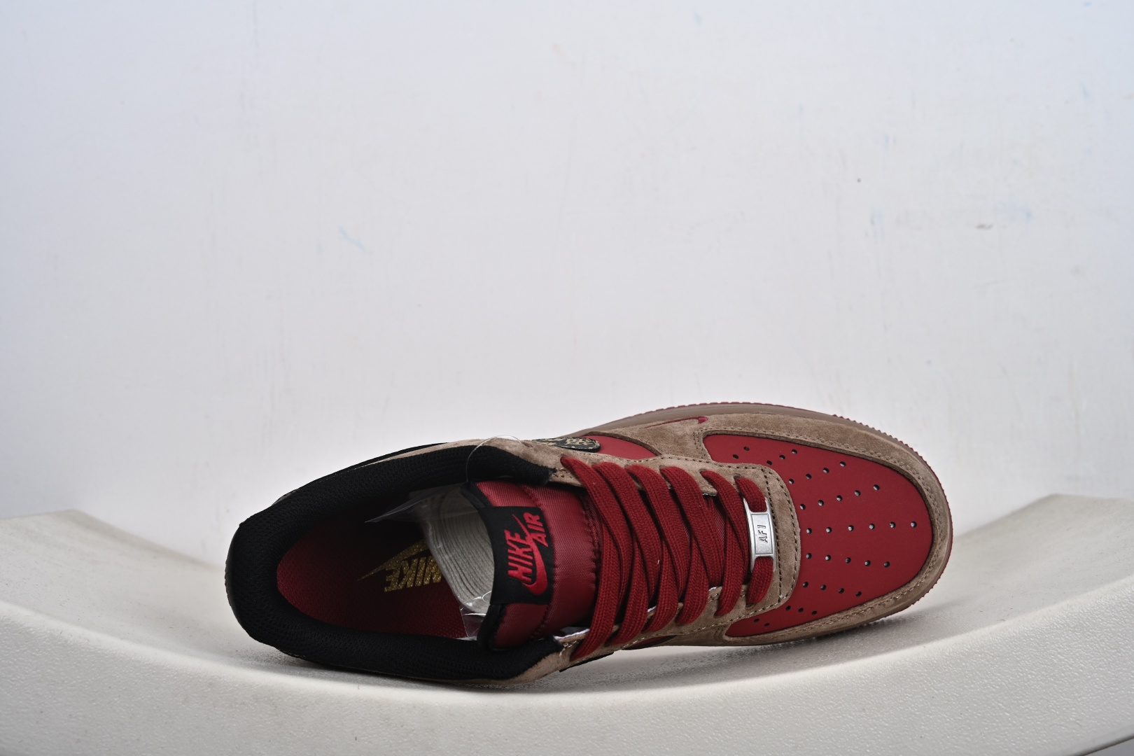 Nike Air Force 1 '07 Low “马年限定-赤色麂皮” 高端定制赤土色麂皮 + 正红皮革拼接 XD0028-009