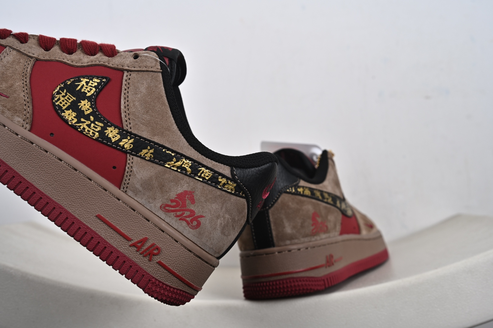 Nike Air Force 1 '07 Low “马年限定-赤色麂皮” 高端定制赤土色麂皮 + 正红皮革拼接 XD0028-009
