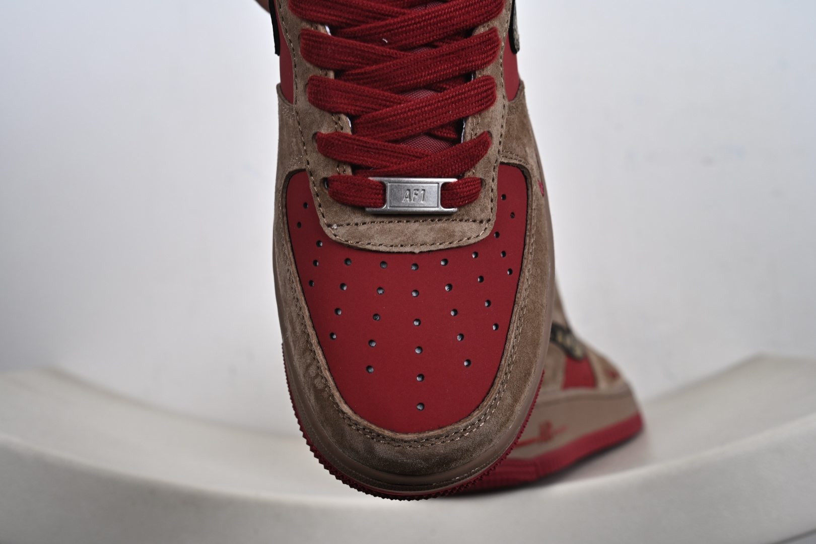 Nike Air Force 1 '07 Low “马年限定-赤色麂皮” 高端定制赤土色麂皮 + 正红皮革拼接 XD0028-009
