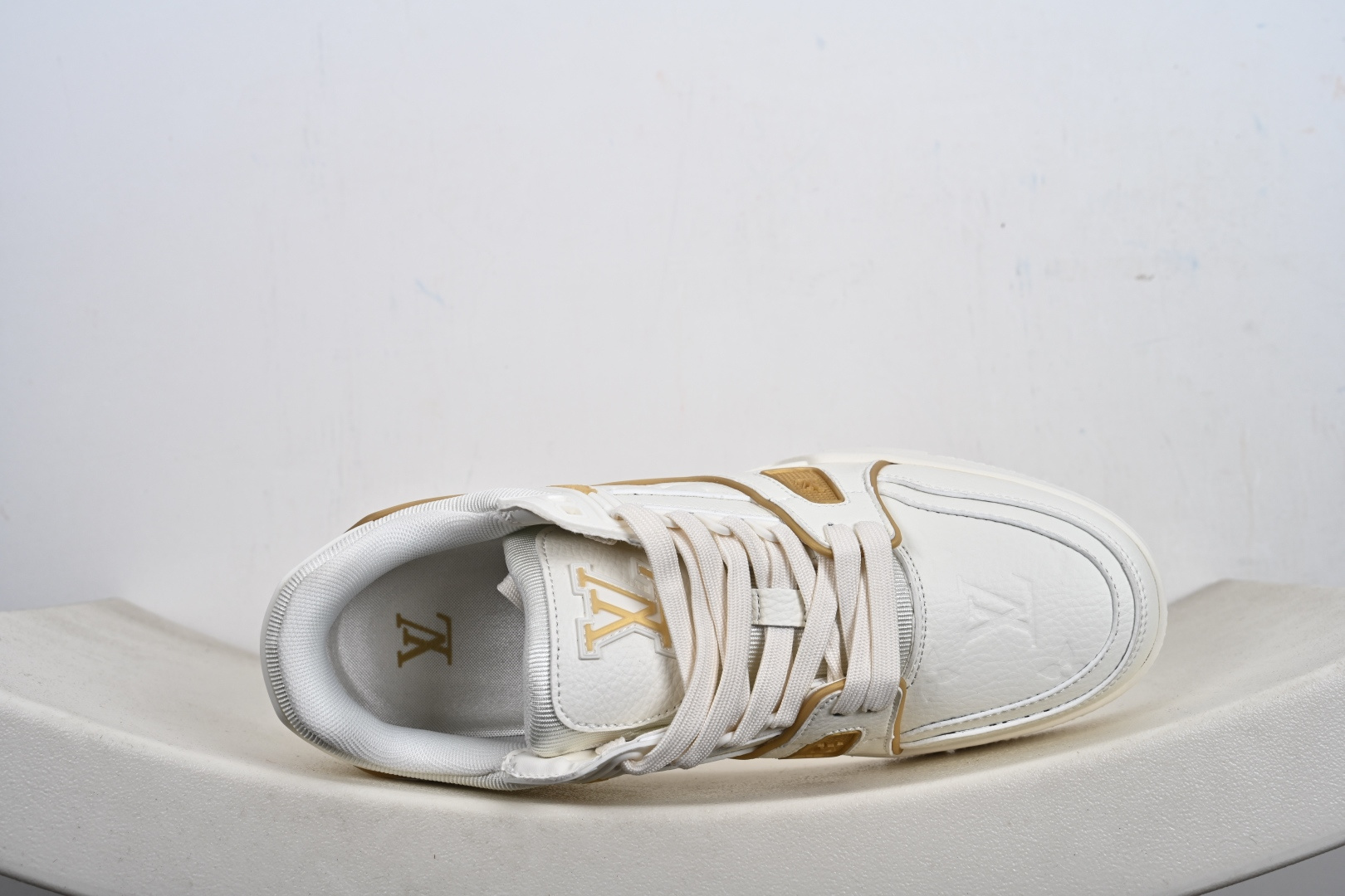 代购级别 Louis Vuitton Trainer 2021ss早春全新时装走秀运动鞋-Chinese wholesaler seller Clothes Bags handbags wholesale Shoes High Quatity wholesaler seller Cheap Sneakers from China Factory Chinese suppliers china wholesale clothing wholesaler seller 代购级别 Louis Vuitton Trainer 2021ss早春全新时装走秀运动鞋