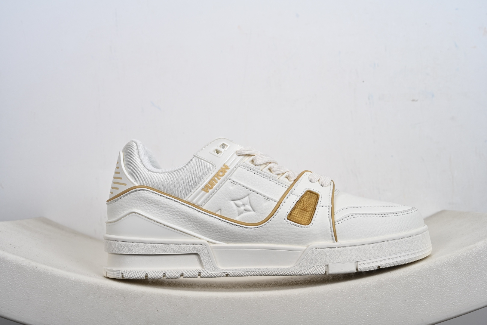 代购级别 Louis Vuitton Trainer 2021ss早春全新时装走秀运动鞋-Chinese wholesaler seller Clothes Bags handbags wholesale Shoes High Quatity wholesaler seller Cheap Sneakers from China Factory Chinese suppliers china wholesale clothing wholesaler seller 代购级别 Louis Vuitton Trainer 2021ss早春全新时装走秀运动鞋