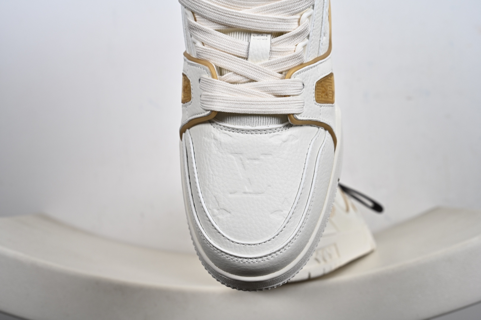 代购级别 Louis Vuitton Trainer 2021ss早春全新时装走秀运动鞋-Chinese wholesaler seller Clothes Bags handbags wholesale Shoes High Quatity wholesaler seller Cheap Sneakers from China Factory Chinese suppliers china wholesale clothing wholesaler seller 代购级别 Louis Vuitton Trainer 2021ss早春全新时装走秀运动鞋