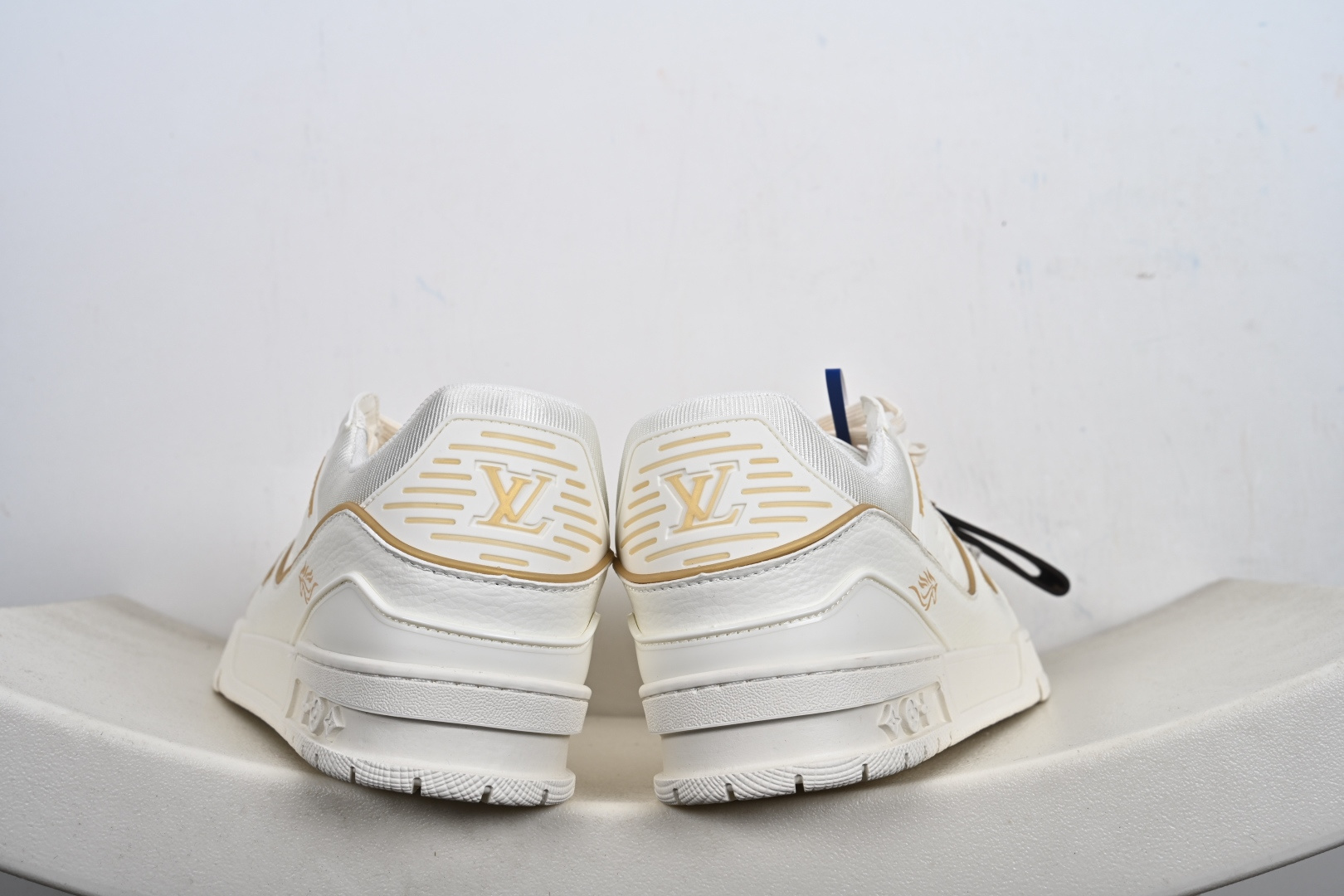 代购级别 Louis Vuitton Trainer 2021ss早春全新时装走秀运动鞋-Chinese wholesaler seller Clothes Bags handbags wholesale Shoes High Quatity wholesaler seller Cheap Sneakers from China Factory Chinese suppliers china wholesale clothing wholesaler seller 代购级别 Louis Vuitton Trainer 2021ss早春全新时装走秀运动鞋