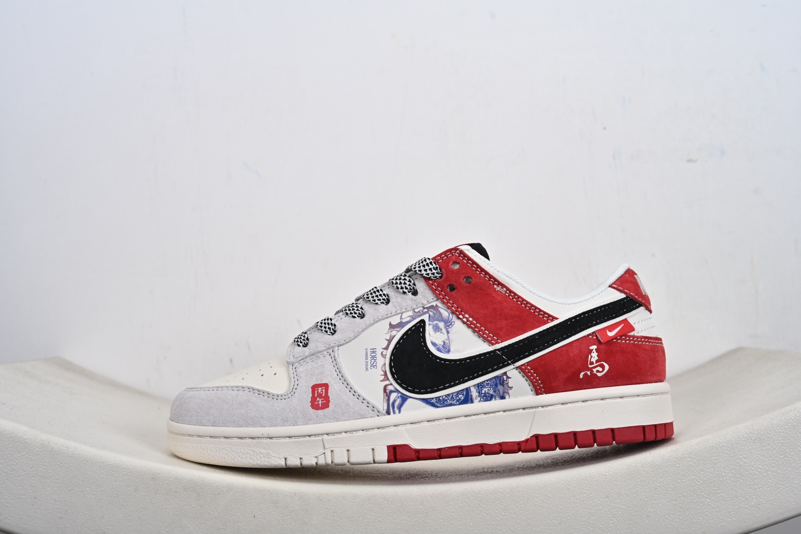 240 Nike Dunk Low Retro 马年限定 周年高端定制 低帮休闲板鞋 YX5066-410-Chinese UA Cheap High Quatity Brand Clothes Bags handbags Sneakers wholesale wholesaler seller from China Factory suppliers Fashion Clothing Shoes best Quality Beautiful Price 240 Nike Dunk Low Retro 马年限定 周年高端定制 低帮休闲板鞋 YX5066-410